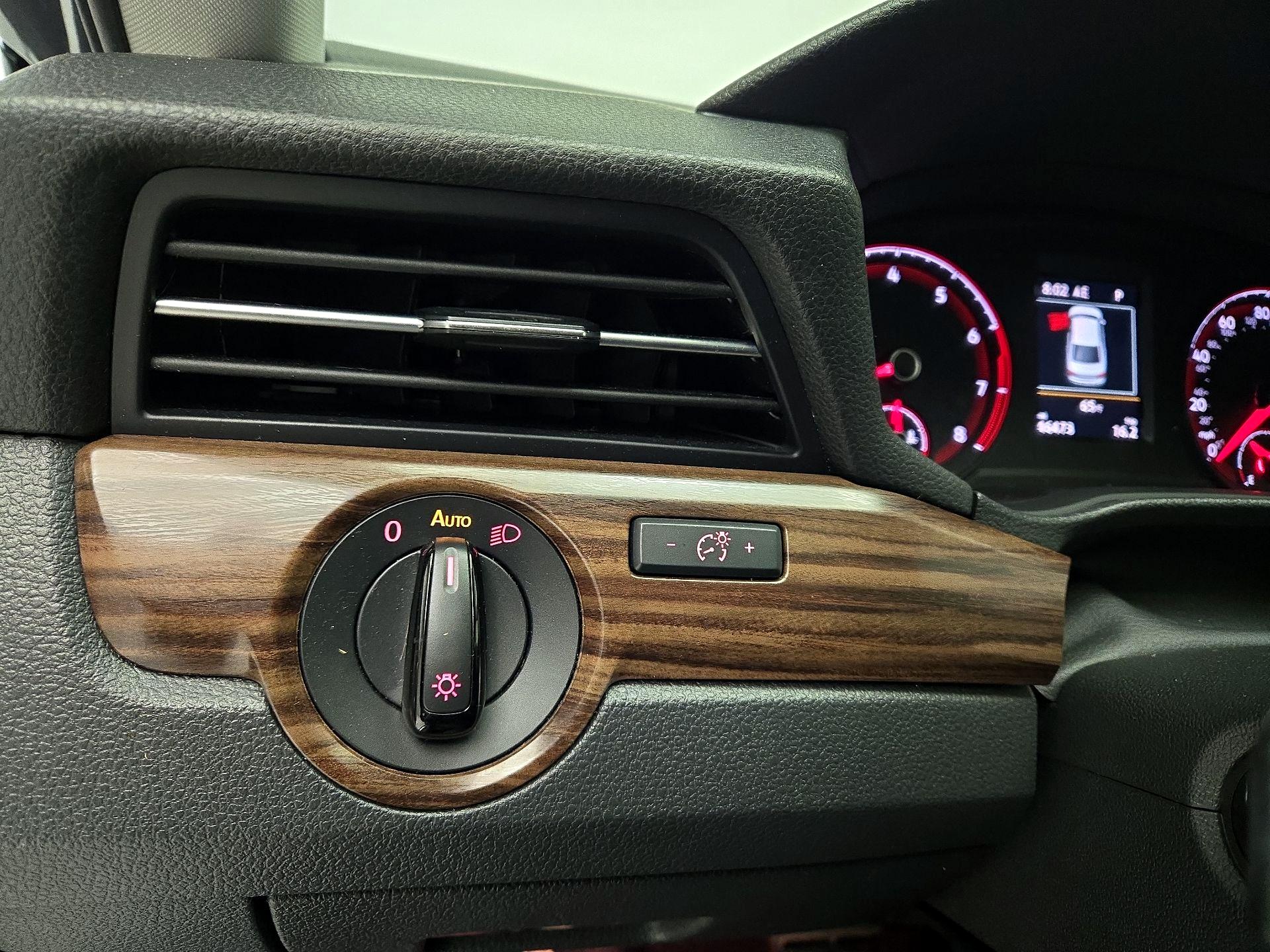 Thumbnail: 2020 Volkswagen Passat - 13