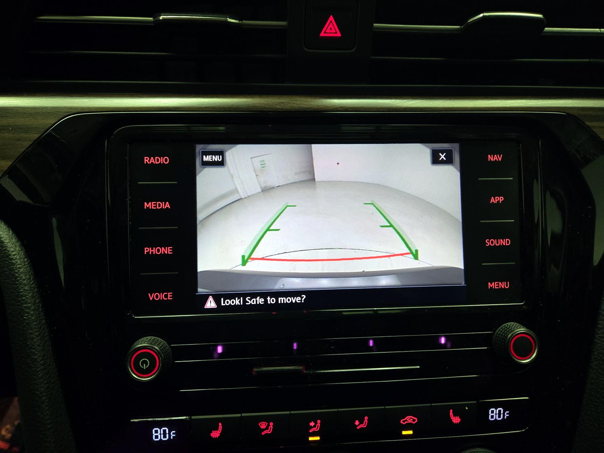 Thumbnail: 2020 Volkswagen Passat - 15