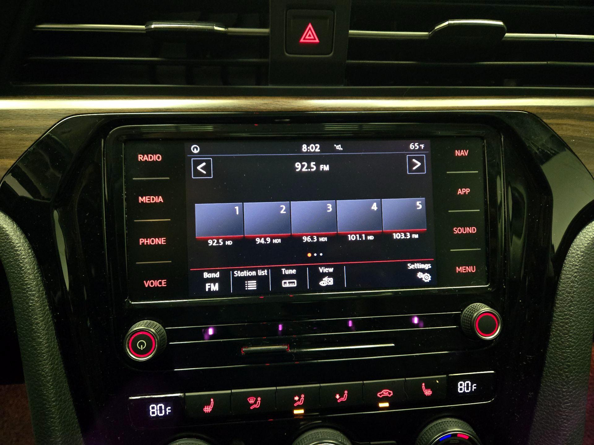 Thumbnail: 2020 Volkswagen Passat - 16