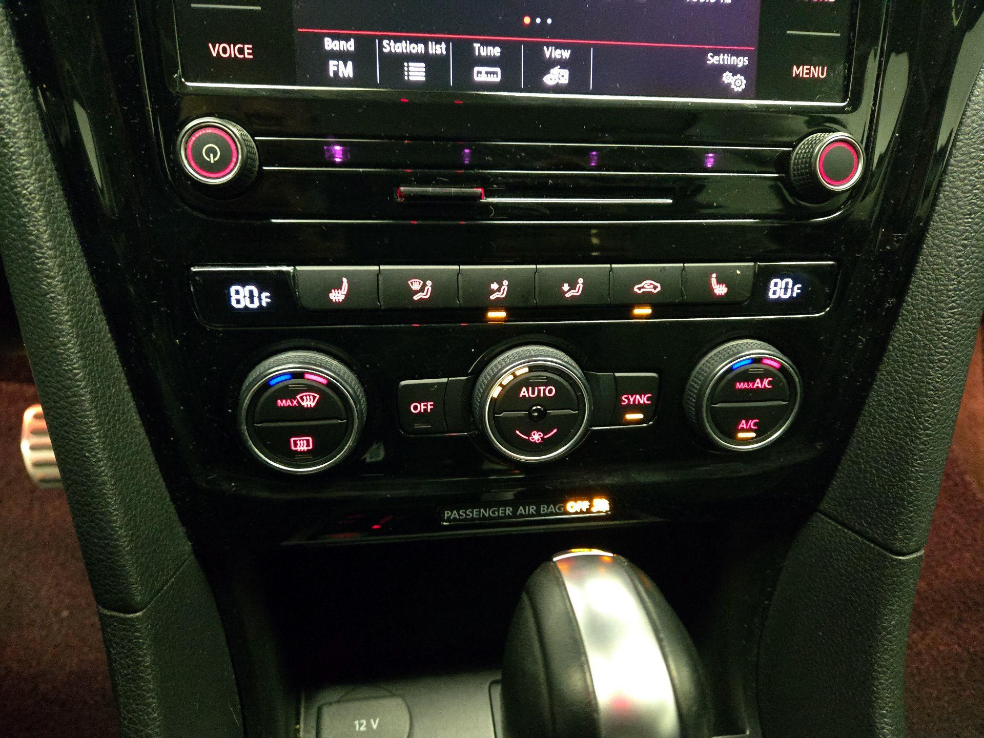 Thumbnail: 2020 Volkswagen Passat - 17