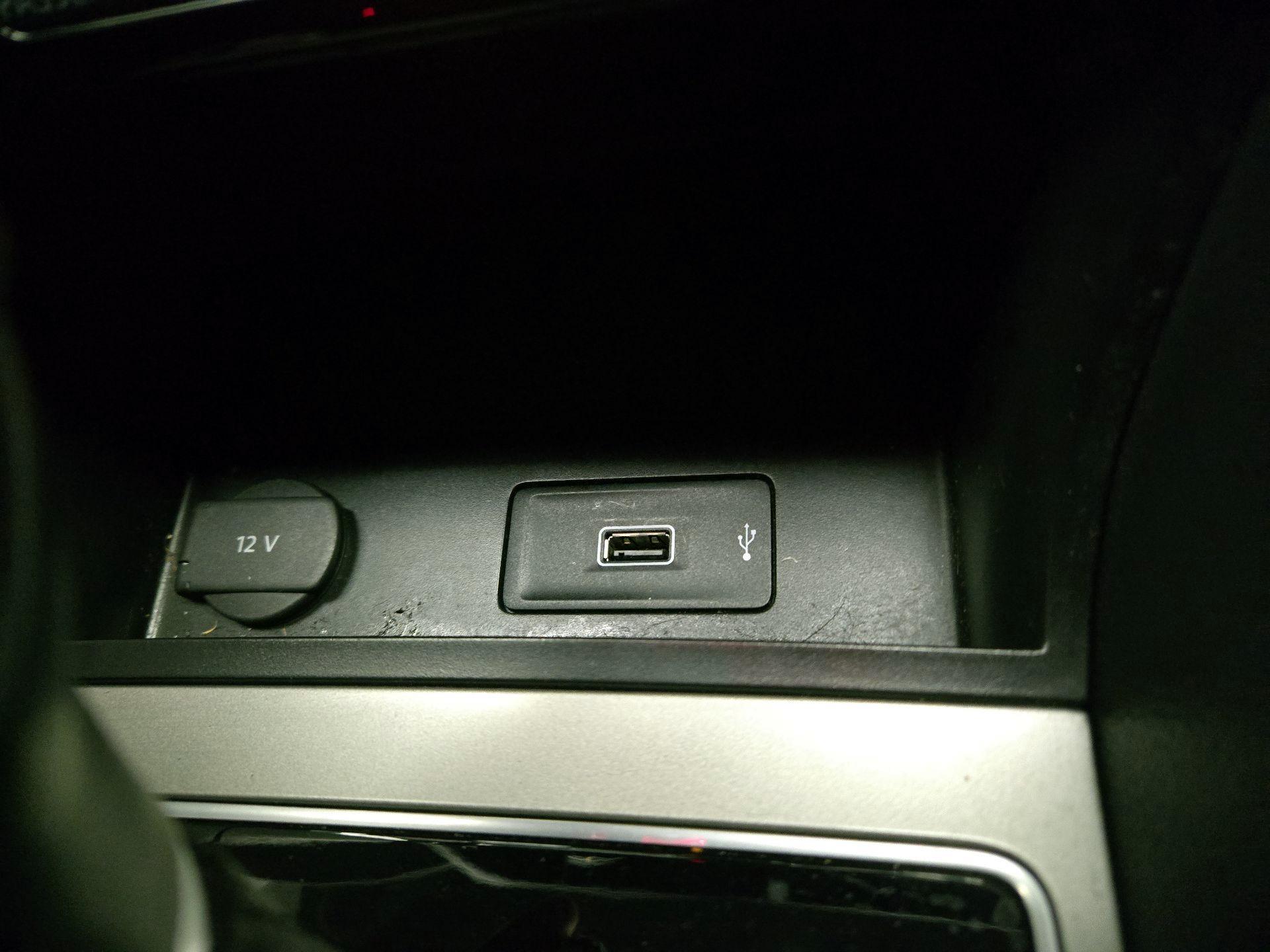 Thumbnail: 2020 Volkswagen Passat - 19