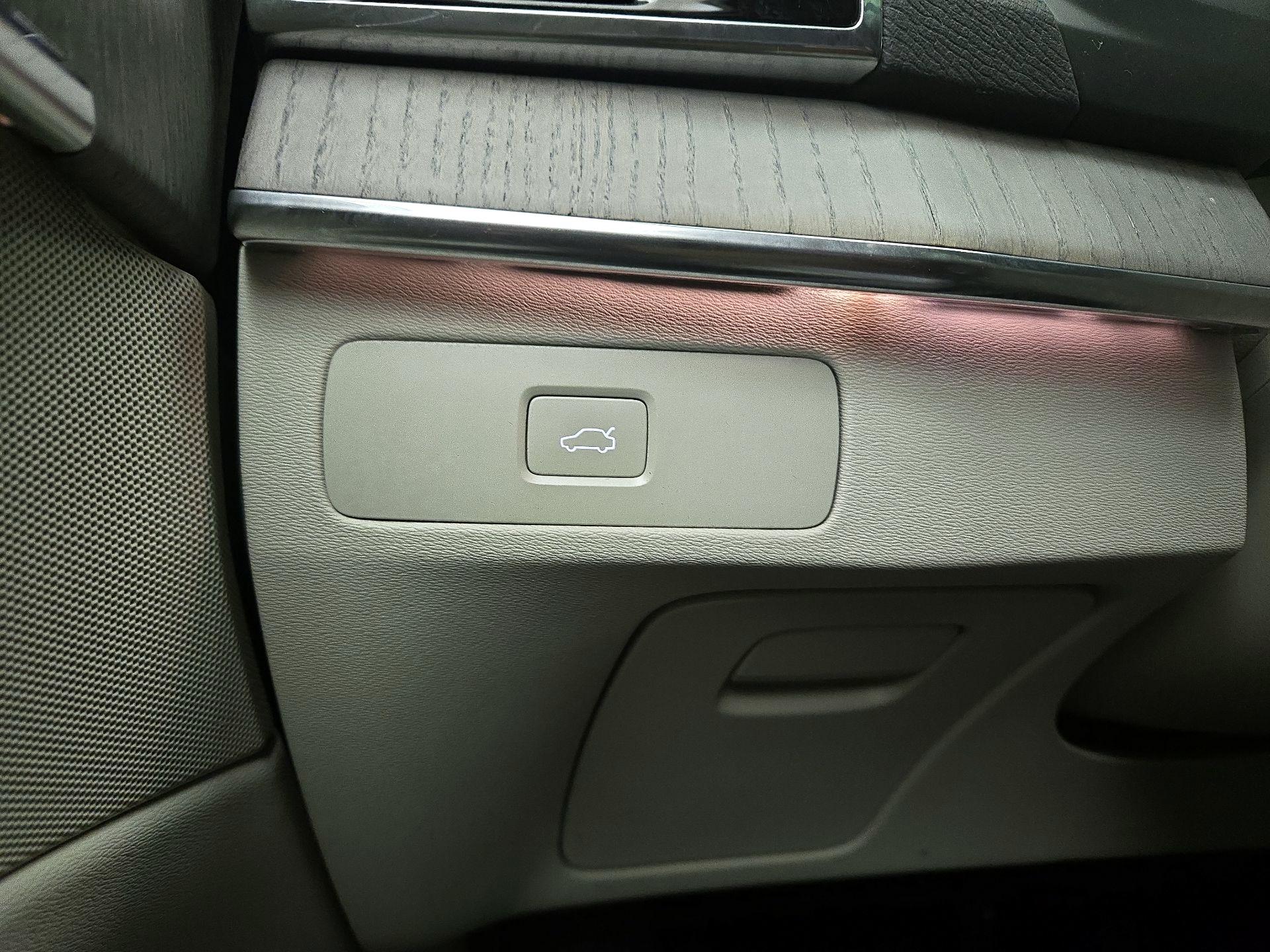 Thumbnail: 2023 Volvo XC90 - 13