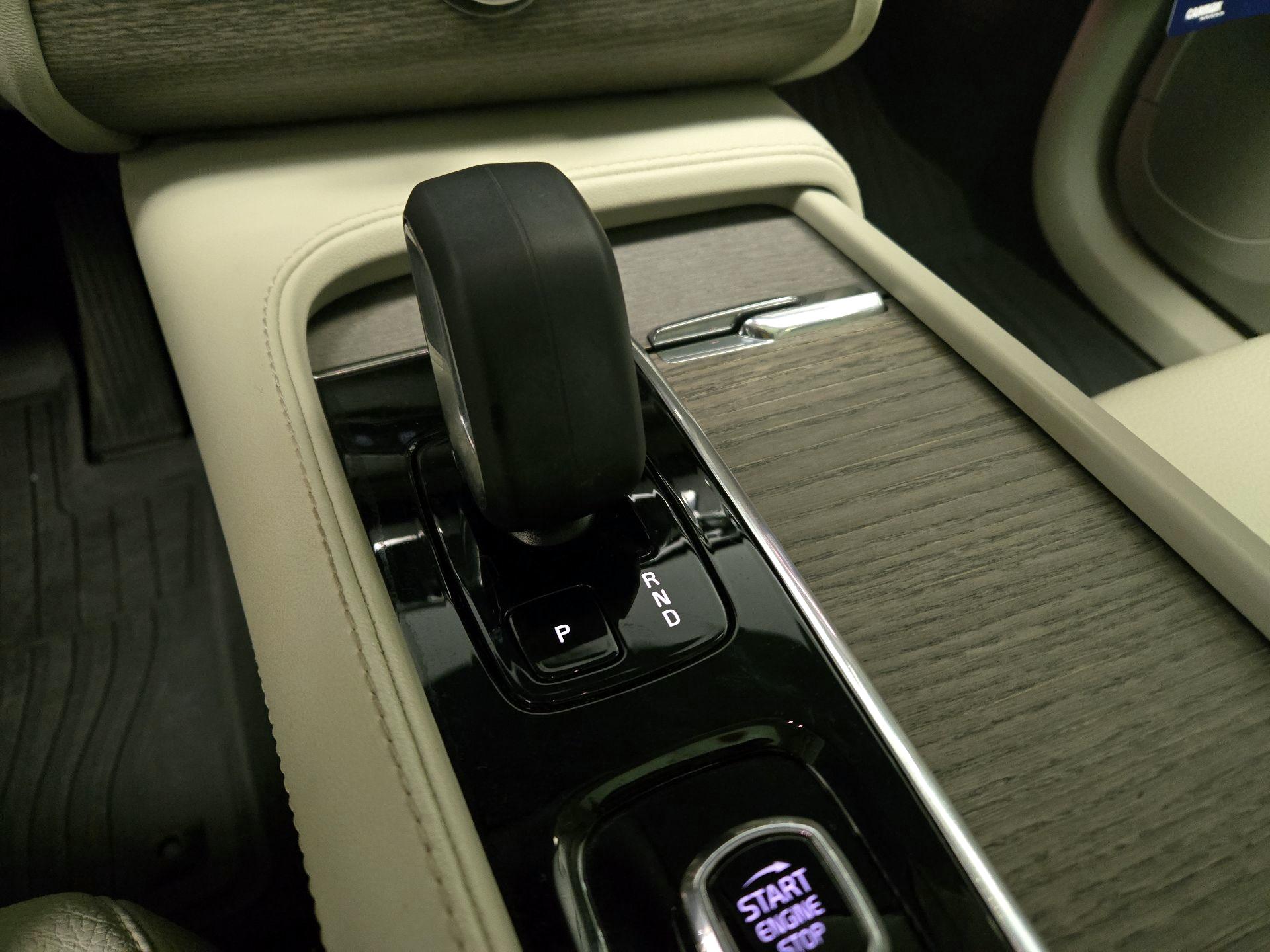 Thumbnail: 2023 Volvo XC90 - 18