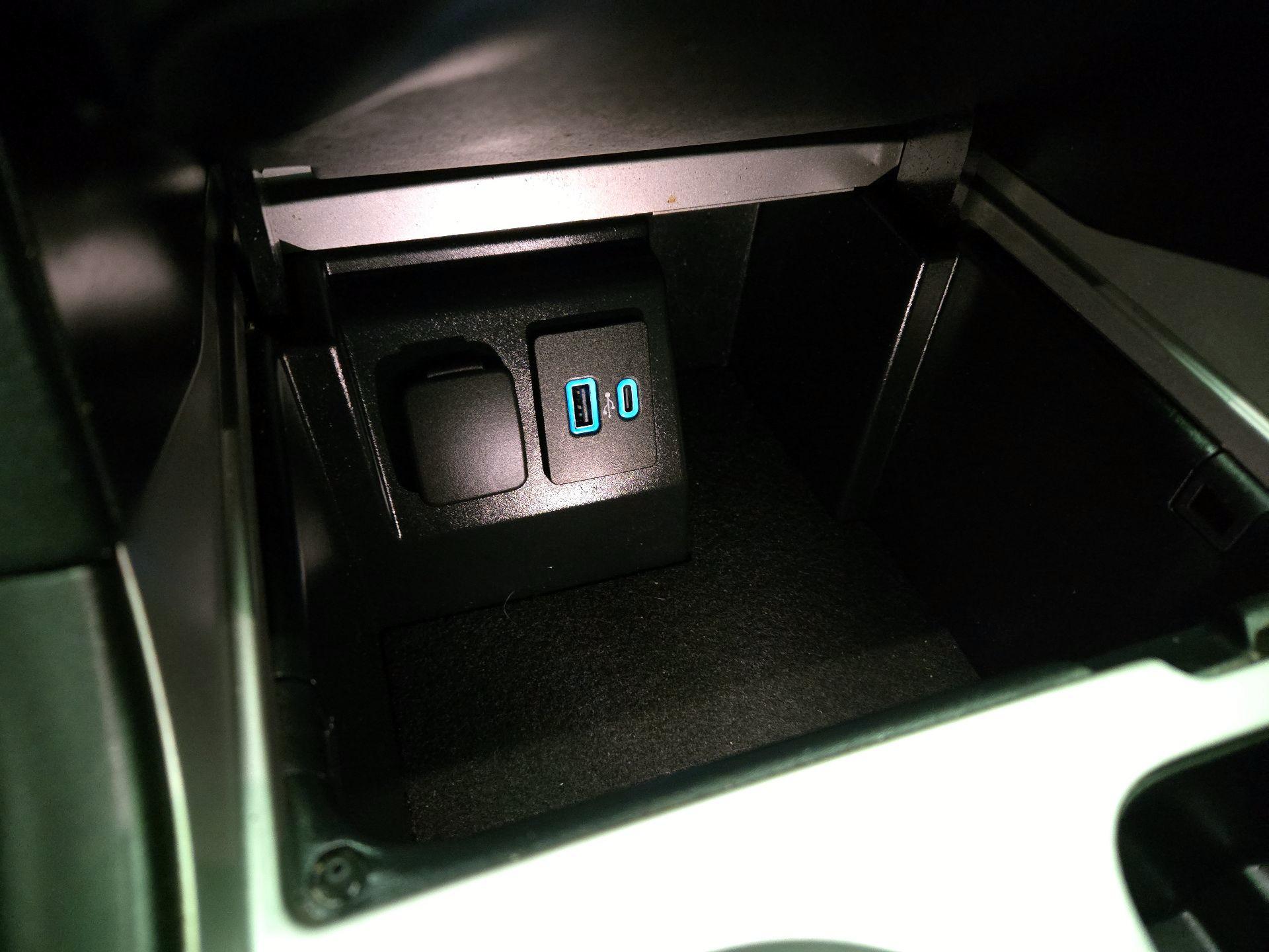 Thumbnail: 2022 Ford Explorer - 18