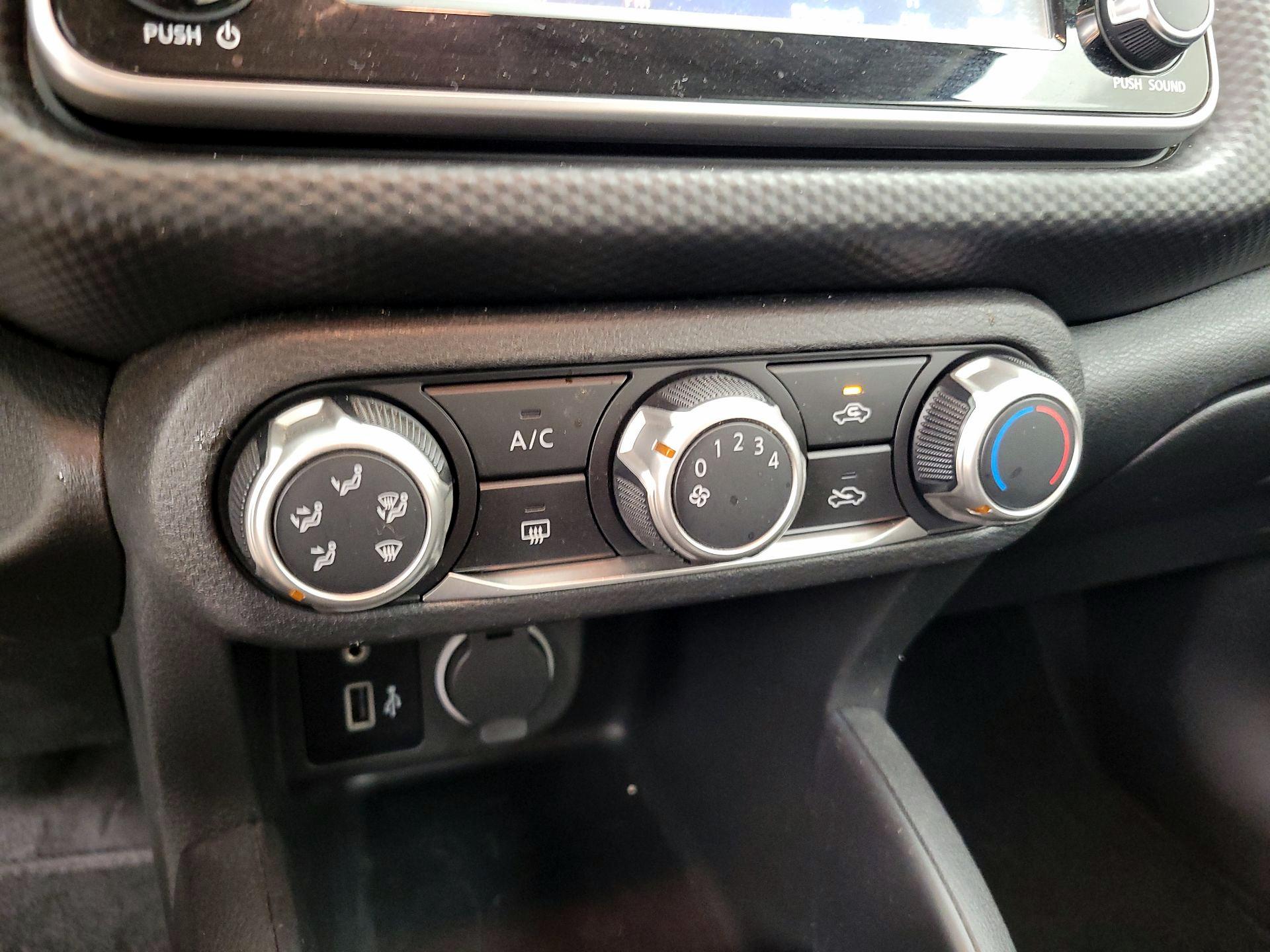 Thumbnail: 2021 Nissan Kicks - 16