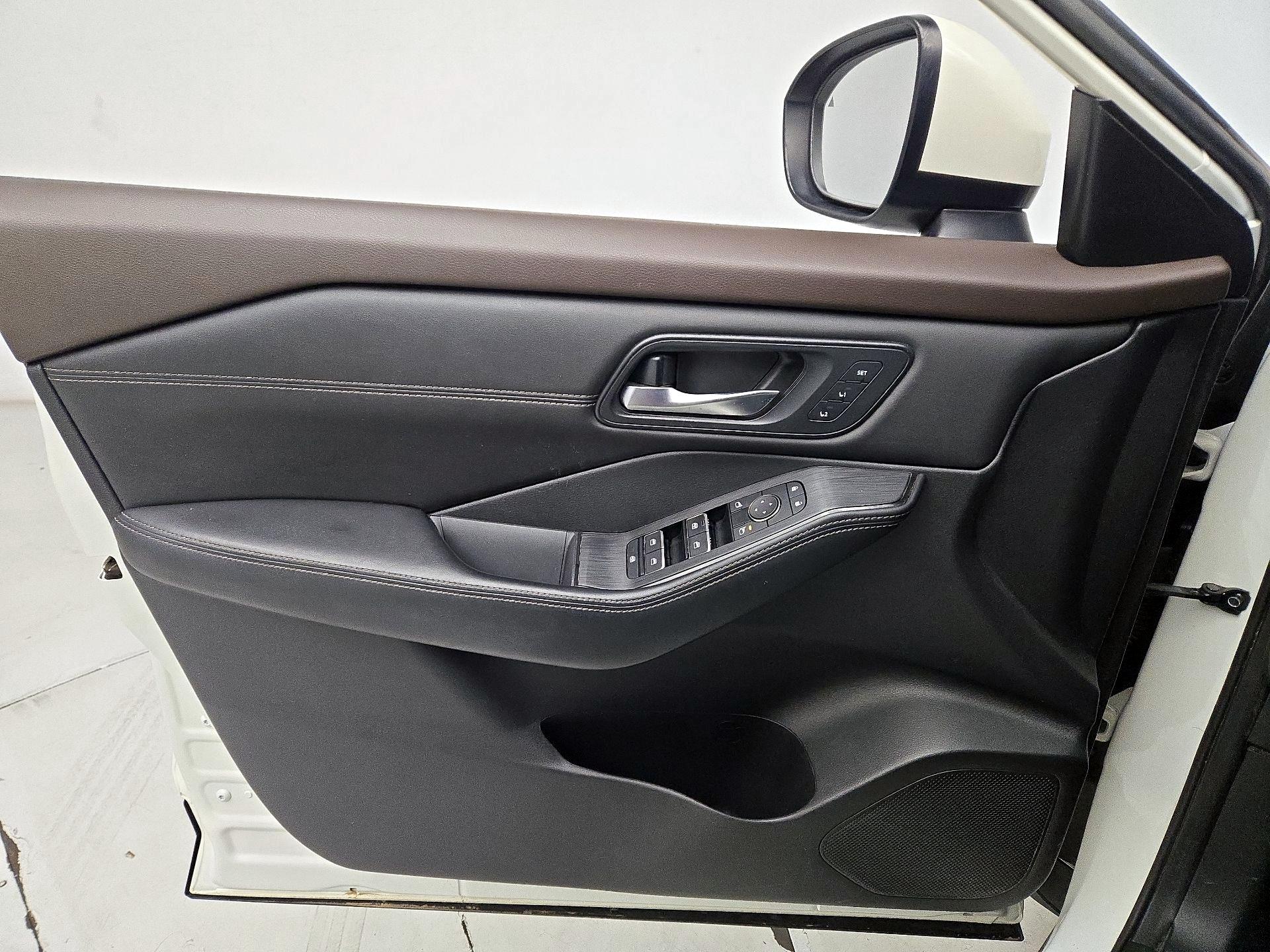 Thumbnail: 2023 Nissan Rogue - 12