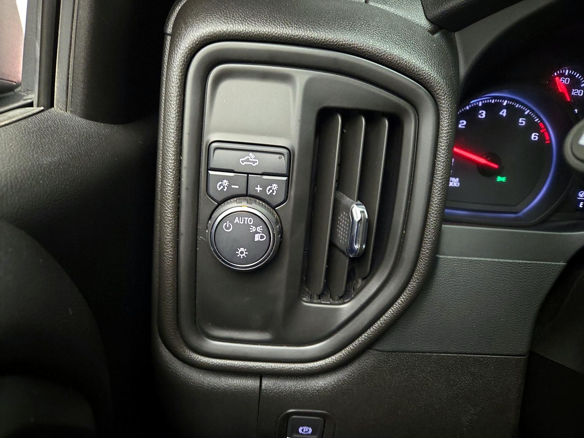 Thumbnail: 2022 Chevrolet Silverado 1500 - 13