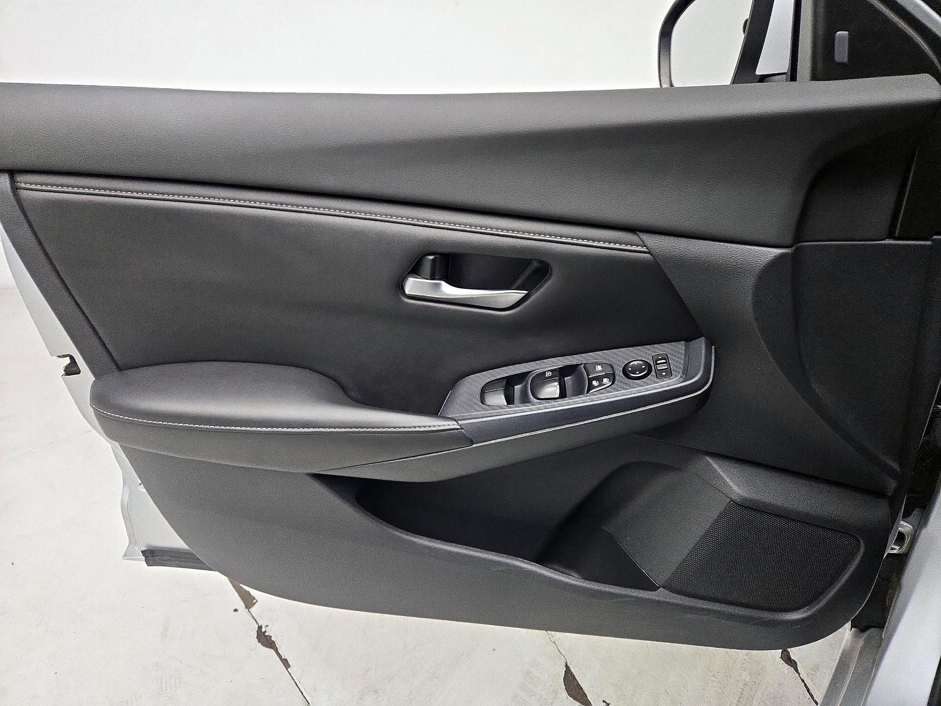 Thumbnail: 2023 Nissan Sentra - 12