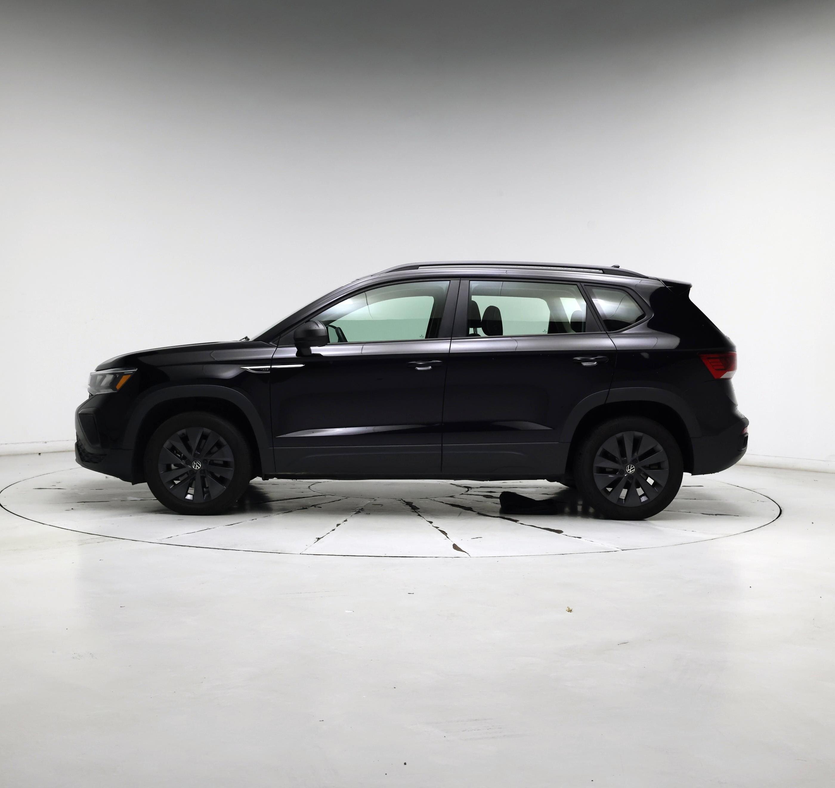 Thumbnail: 2024 Volkswagen Taos - 3