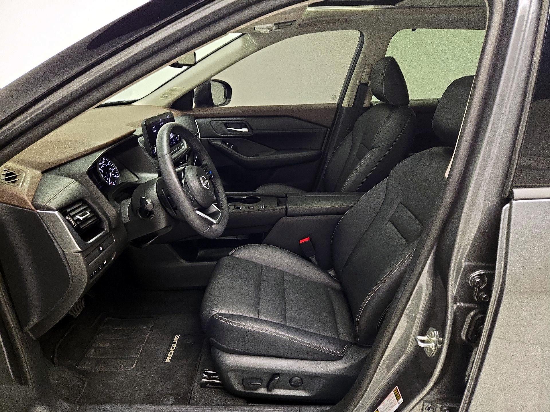 Thumbnail: 2023 Nissan Rogue - 11