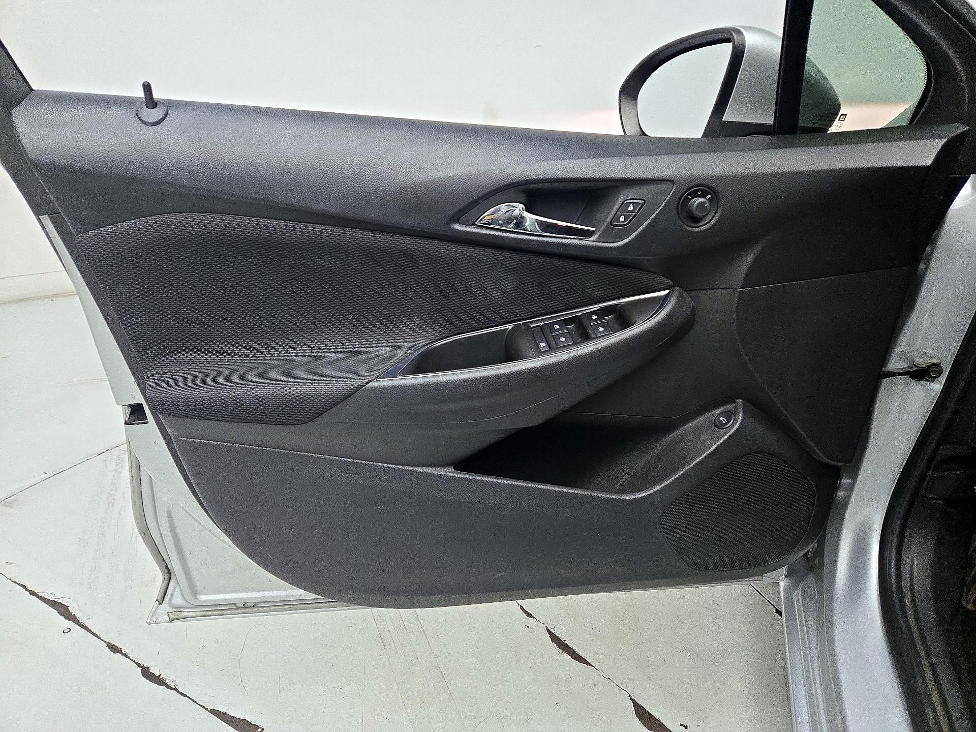 Thumbnail: 2016 Chevrolet Cruze - 12