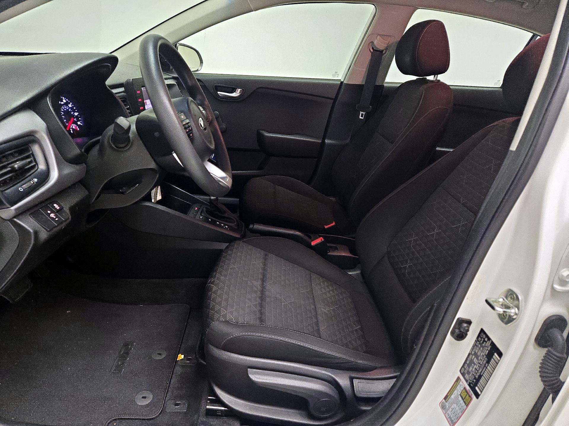 Thumbnail: 2018 Kia Rio - 11