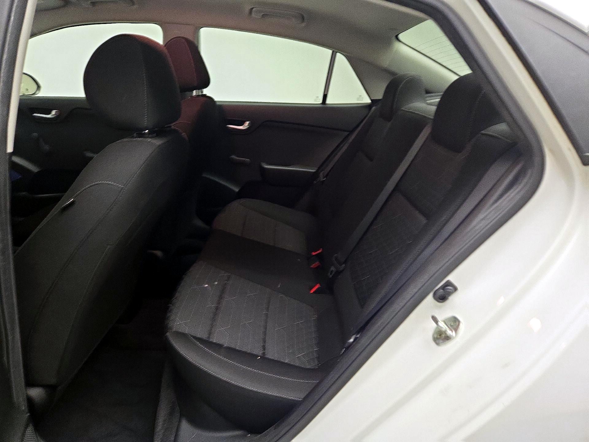 Thumbnail: 2018 Kia Rio - 18