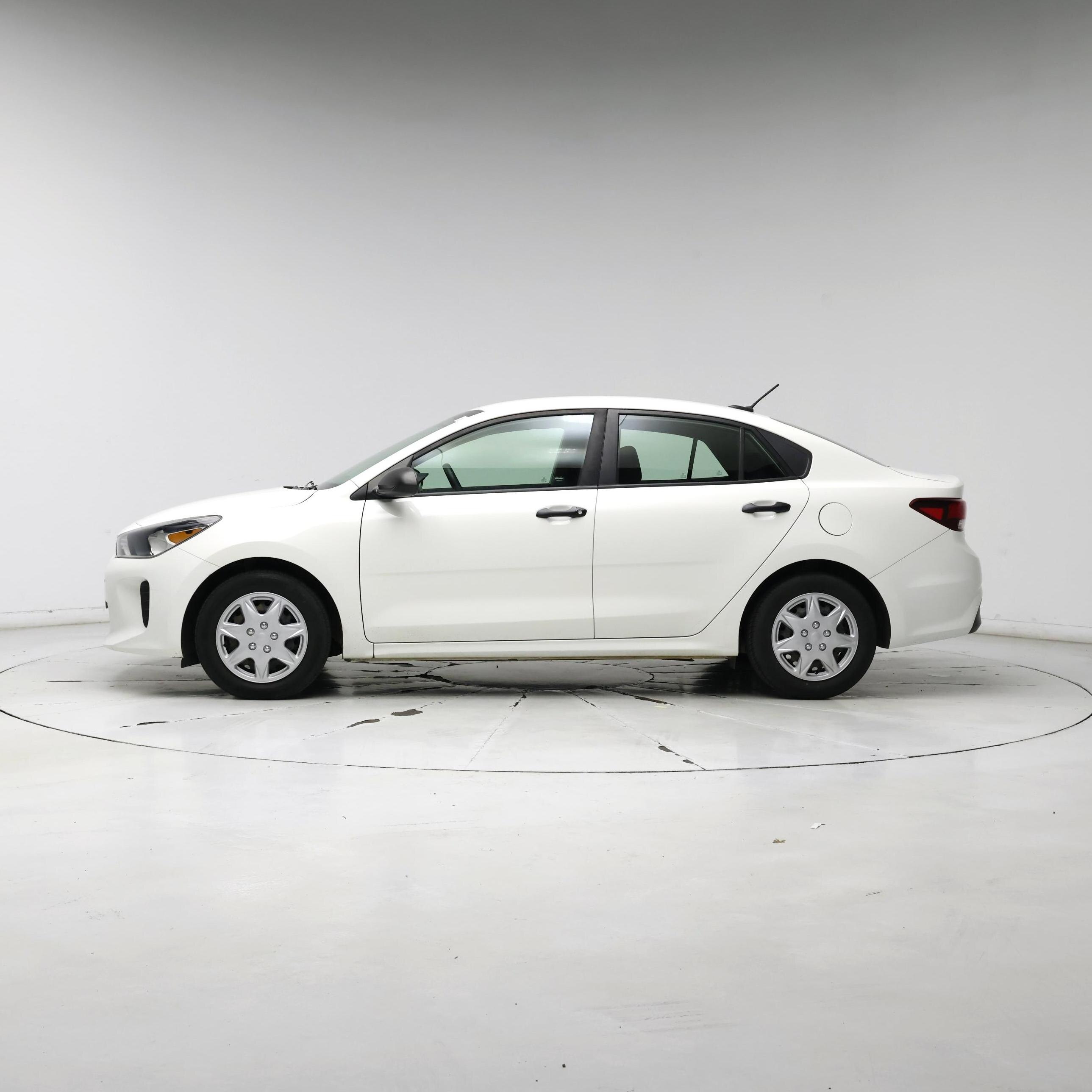 Thumbnail: 2018 Kia Rio - 3