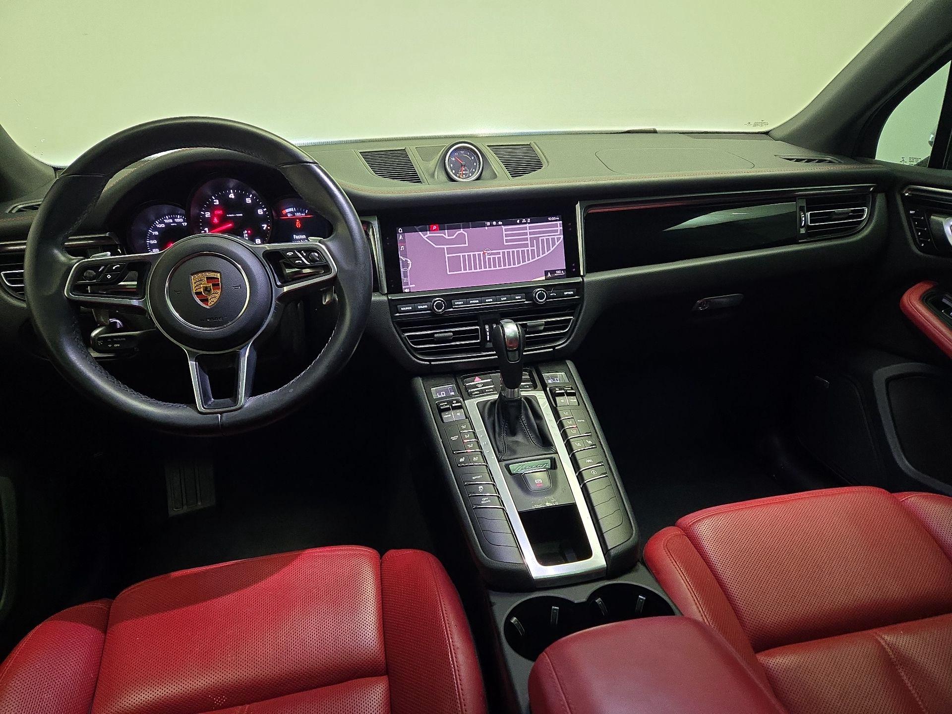 Thumbnail: 2021 Porsche Macan - 9