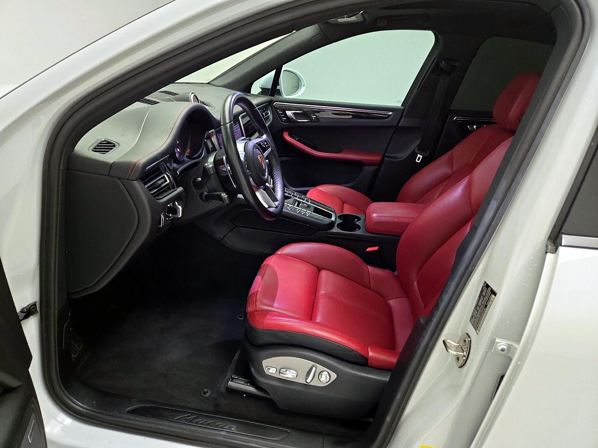 Thumbnail: 2021 Porsche Macan - 11