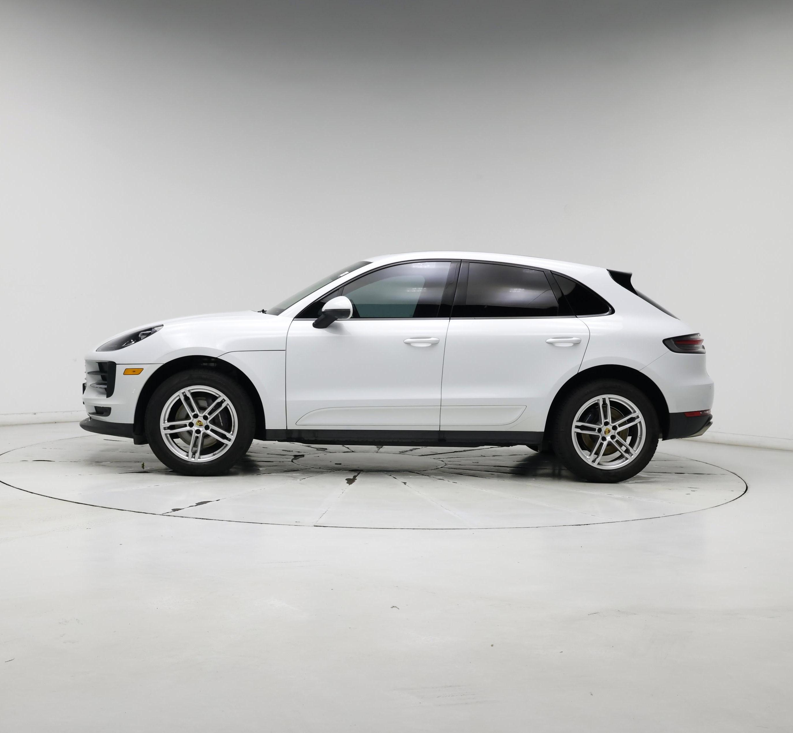 Thumbnail: 2021 Porsche Macan - 3