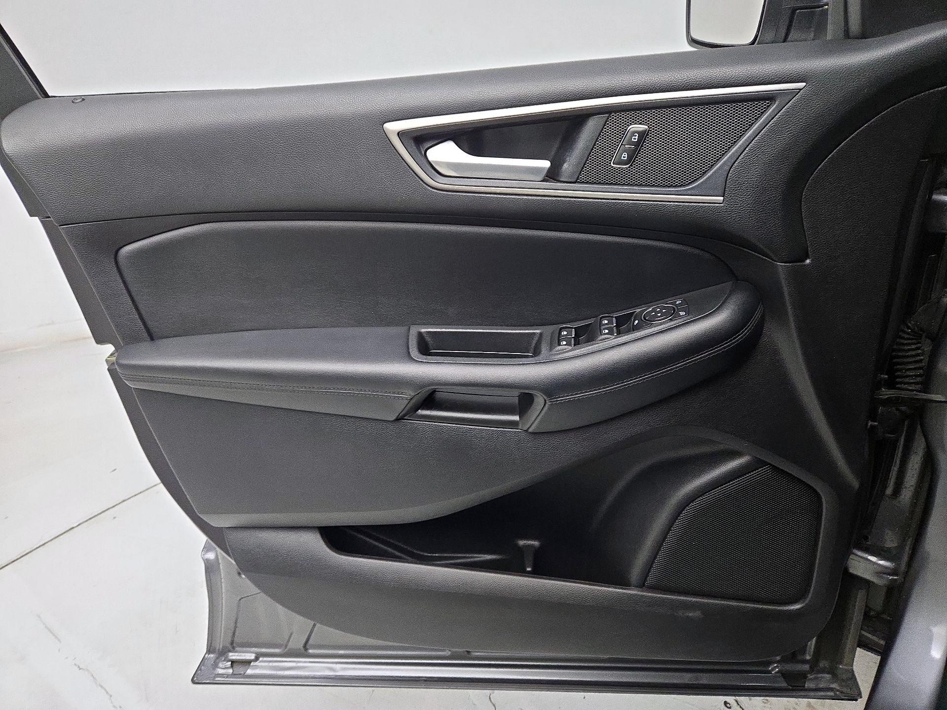 Thumbnail: 2022 Ford Edge - 12