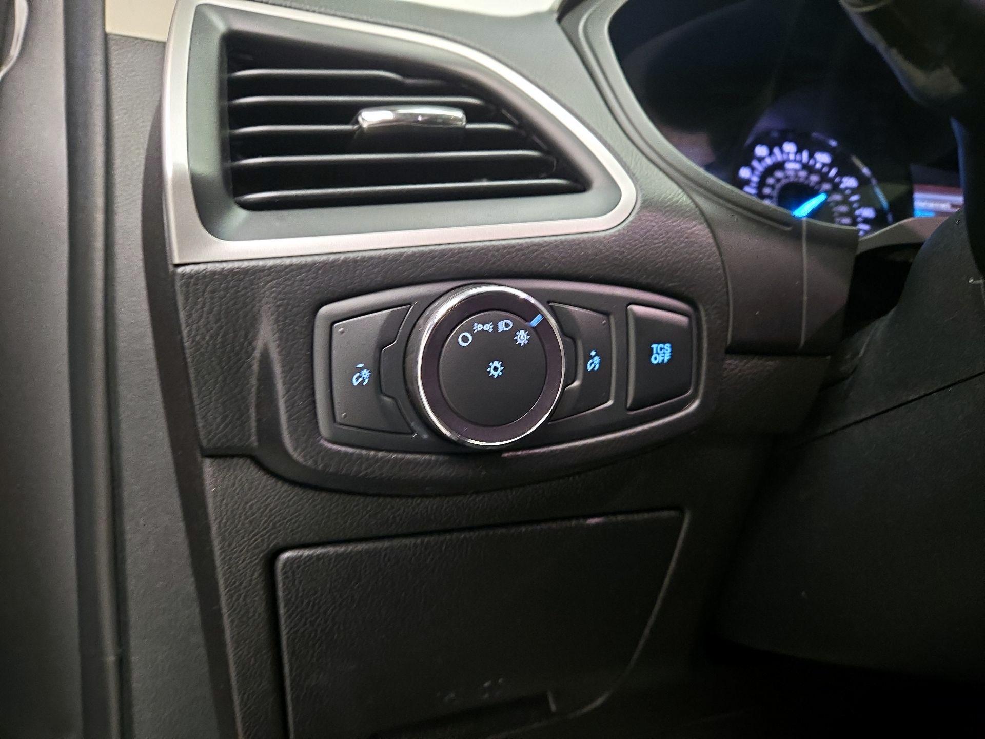 Thumbnail: 2022 Ford Edge - 13