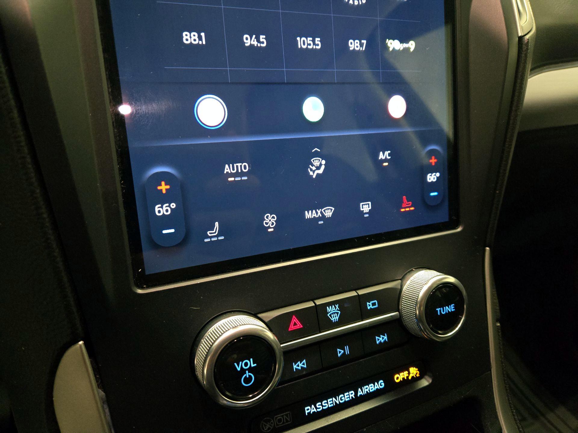 Thumbnail: 2022 Ford Edge - 16