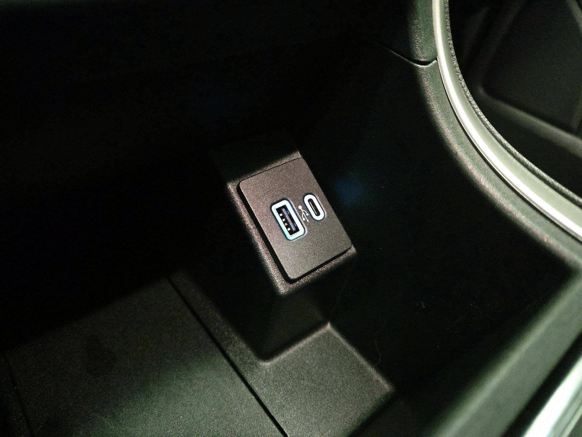 Thumbnail: 2022 Ford Edge - 18