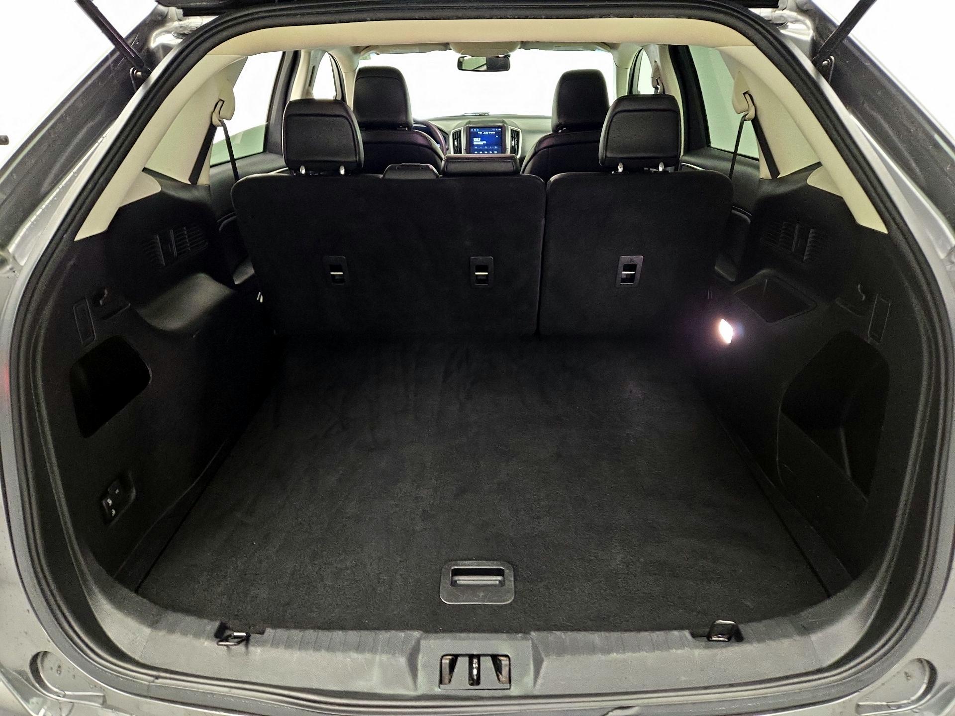 Thumbnail: 2022 Ford Edge - 20