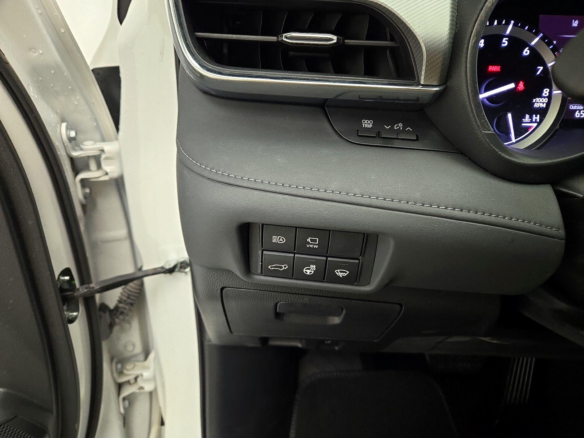 Thumbnail: 2022 Toyota Highlander - 13