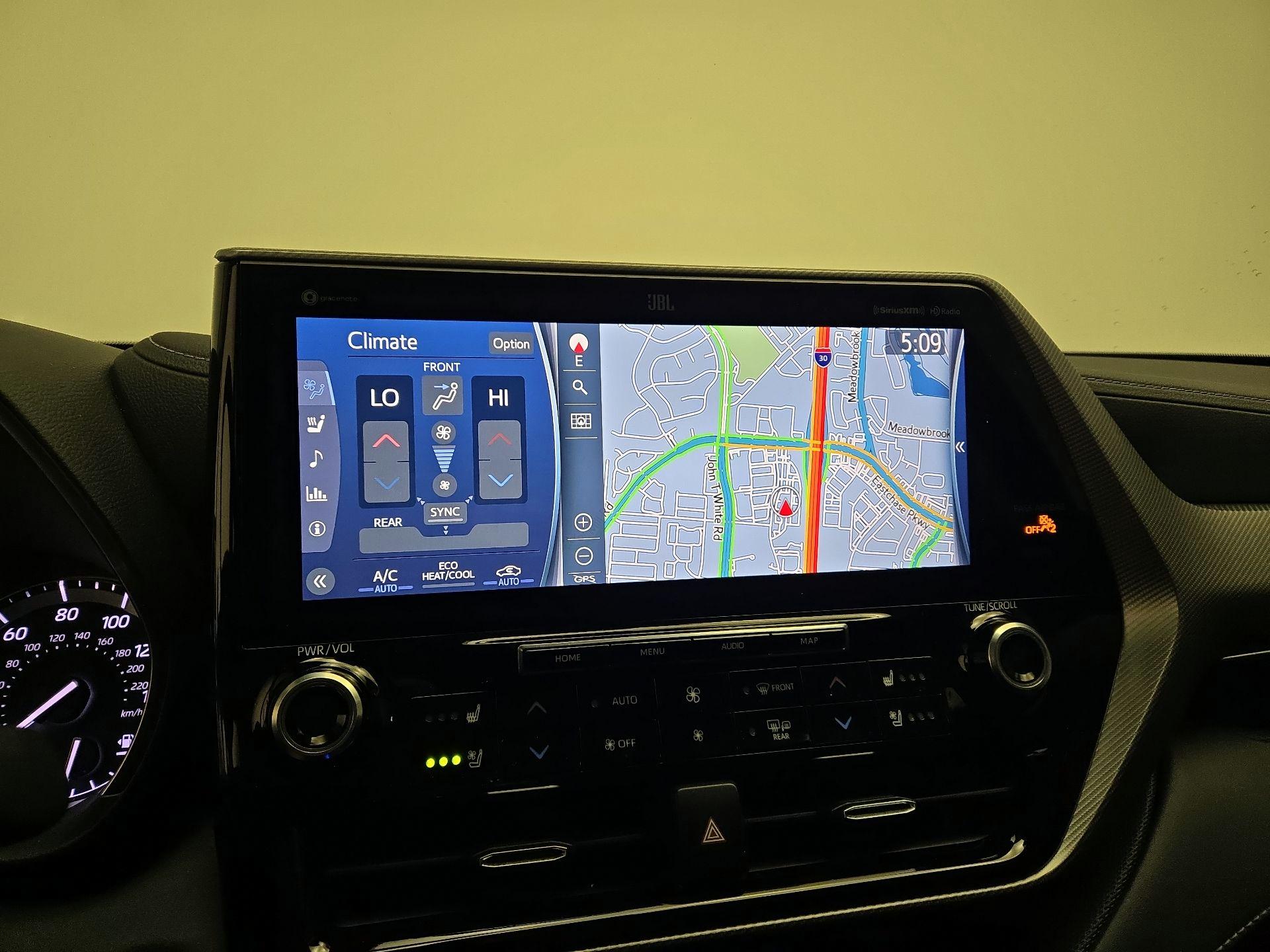 Thumbnail: 2022 Toyota Highlander - 14