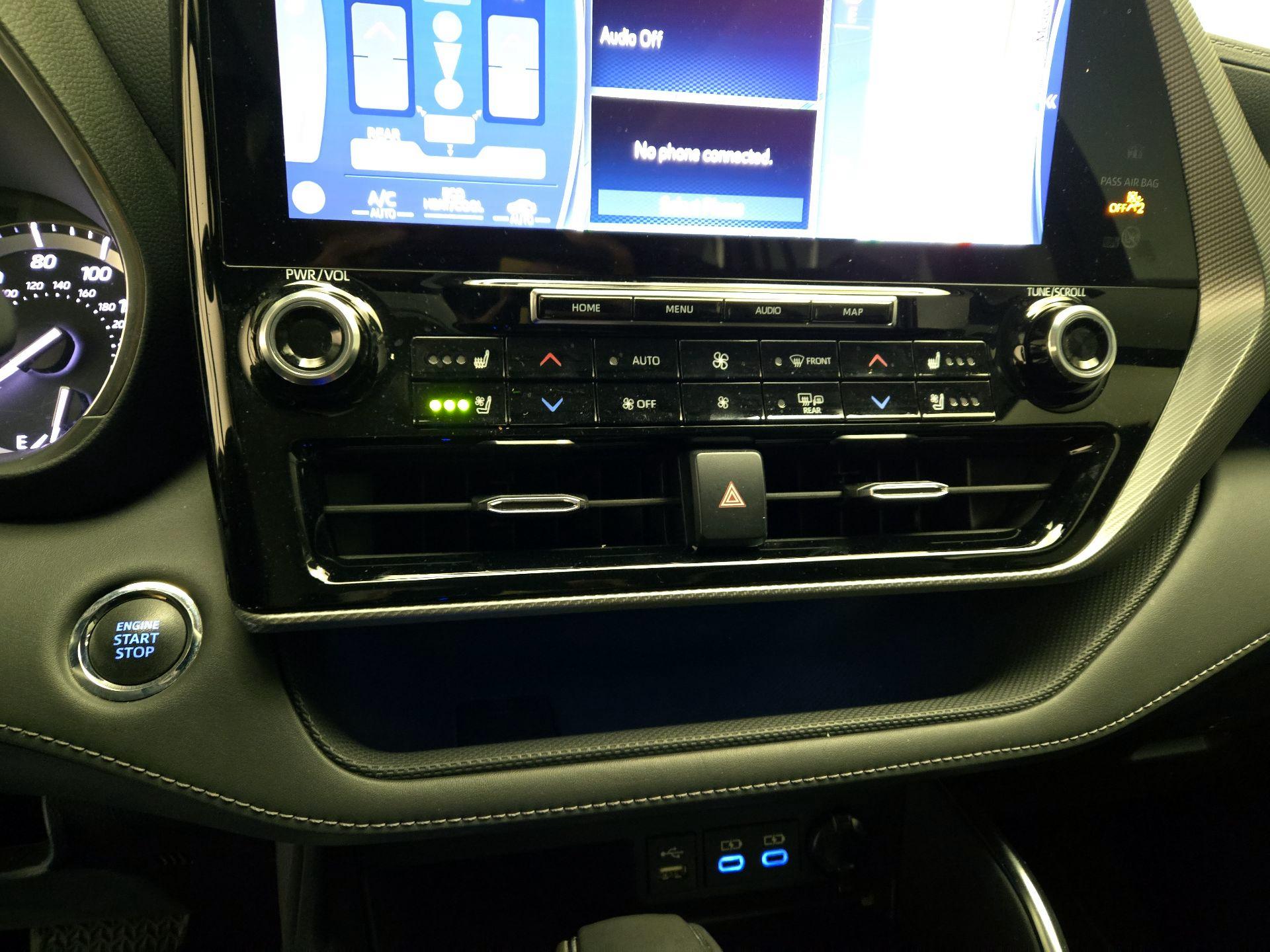 Thumbnail: 2022 Toyota Highlander - 17