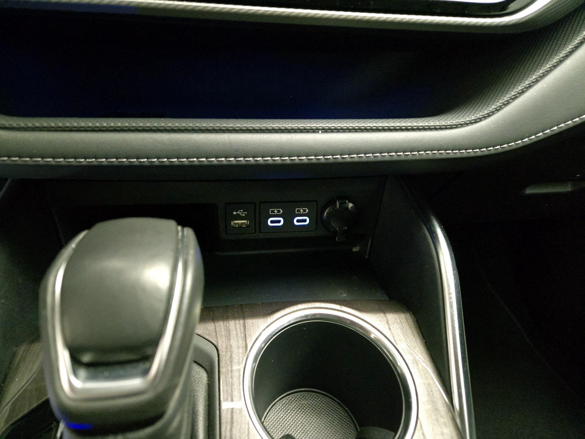 Thumbnail: 2022 Toyota Highlander - 19