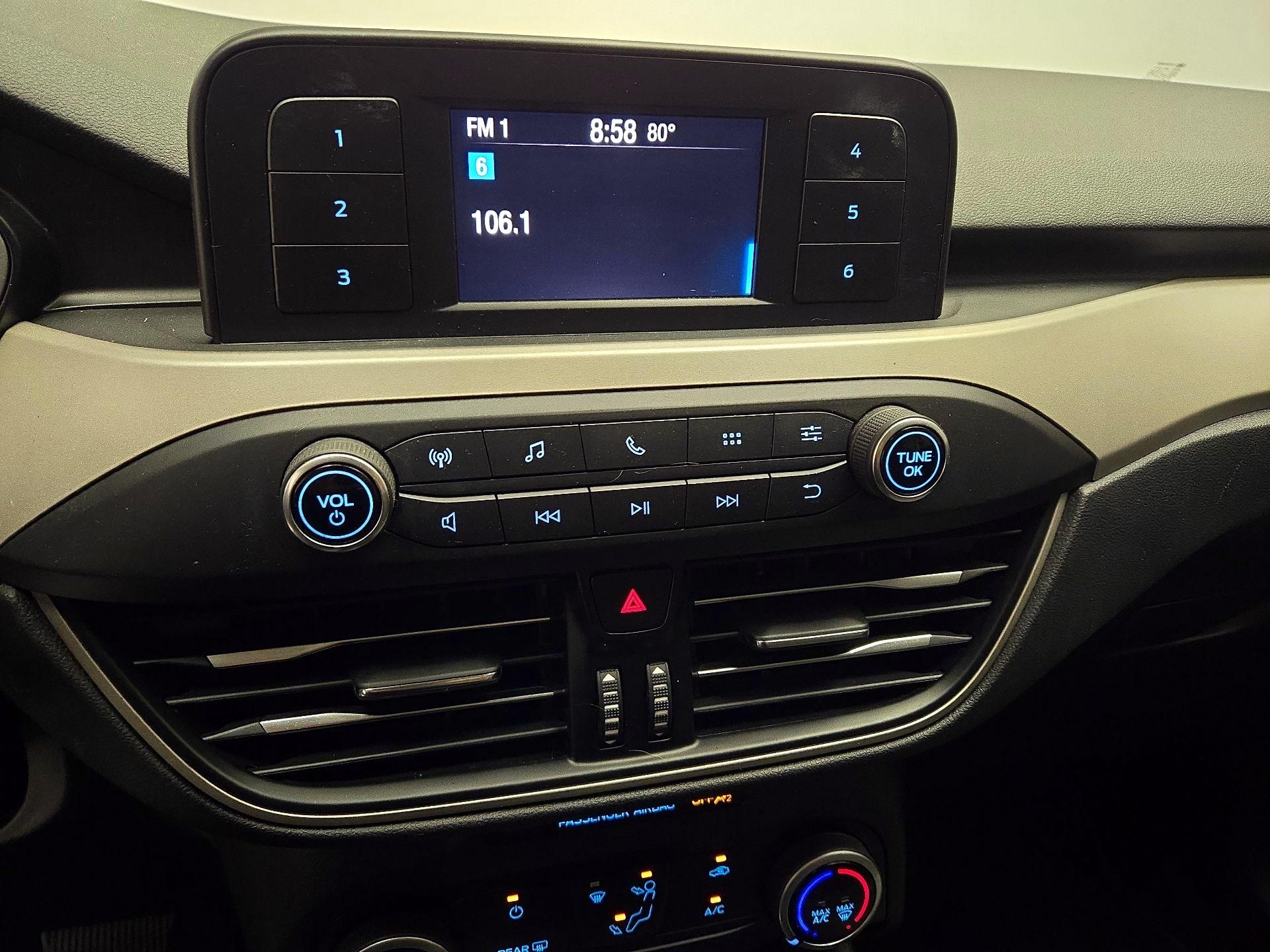 Thumbnail: 2021 Ford Escape - 15