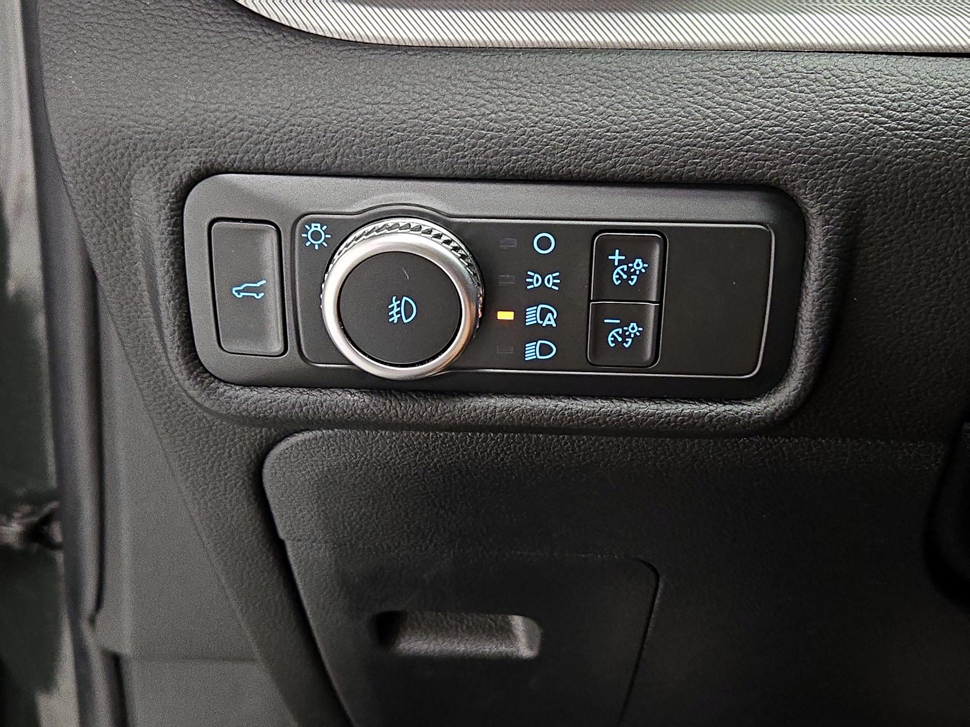 Thumbnail: 2022 Ford Explorer - 13