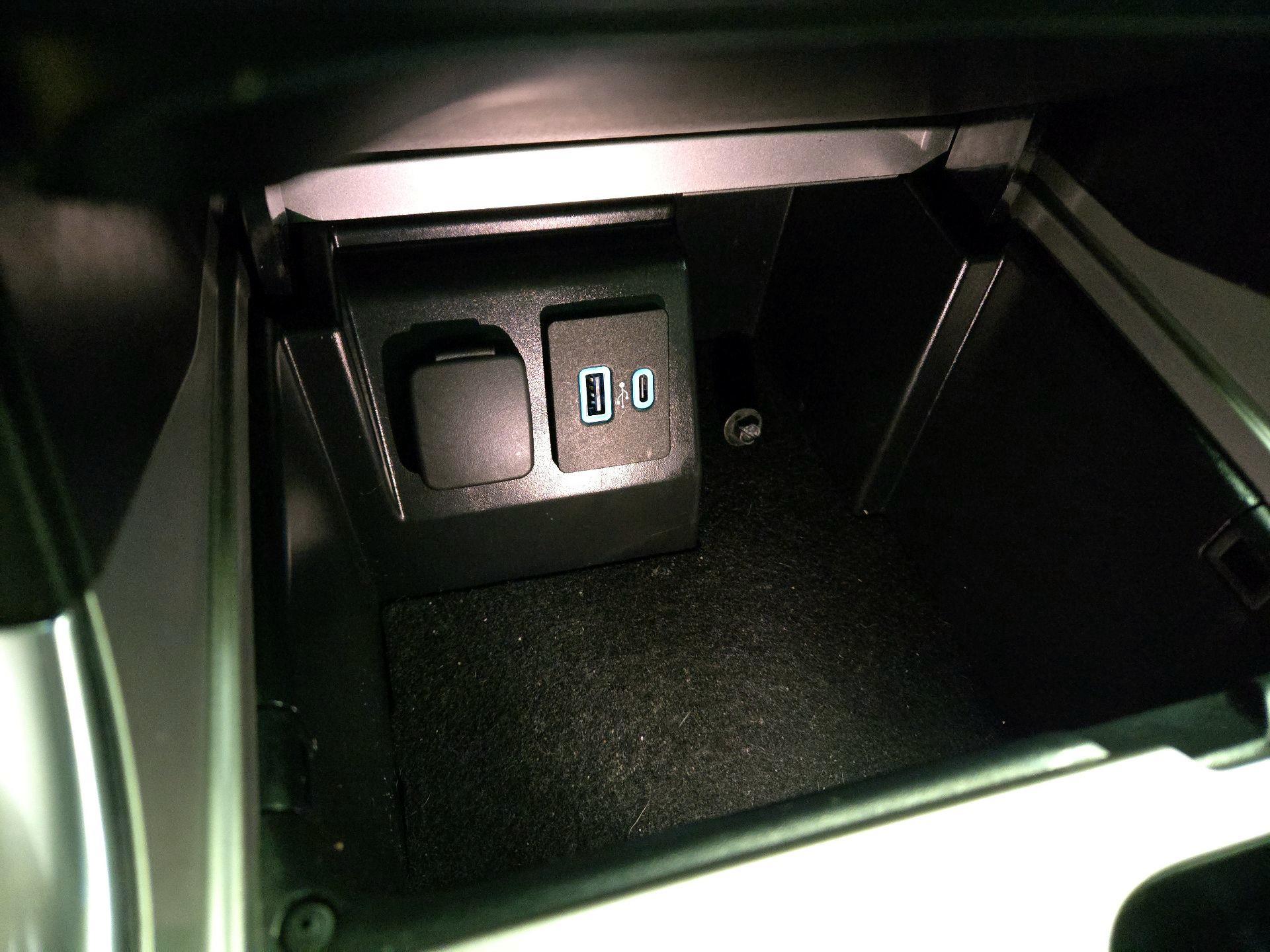 Thumbnail: 2022 Ford Explorer - 19