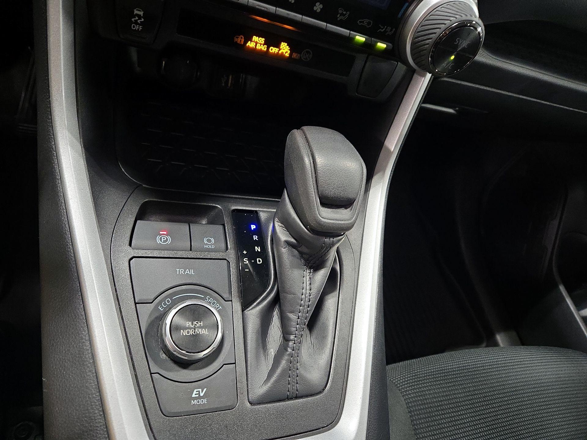 Thumbnail: 2024 Toyota RAV4 - 16