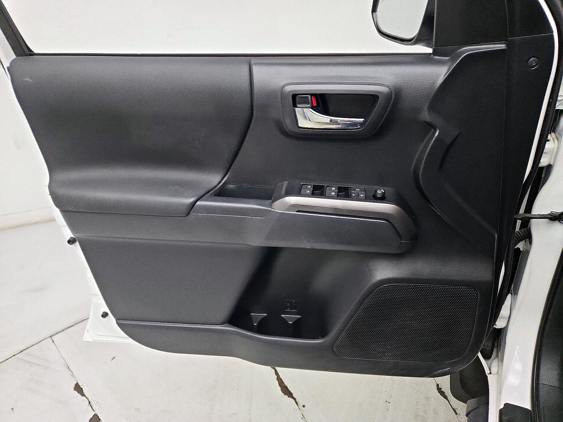 Thumbnail: 2023 Toyota Tacoma - 12