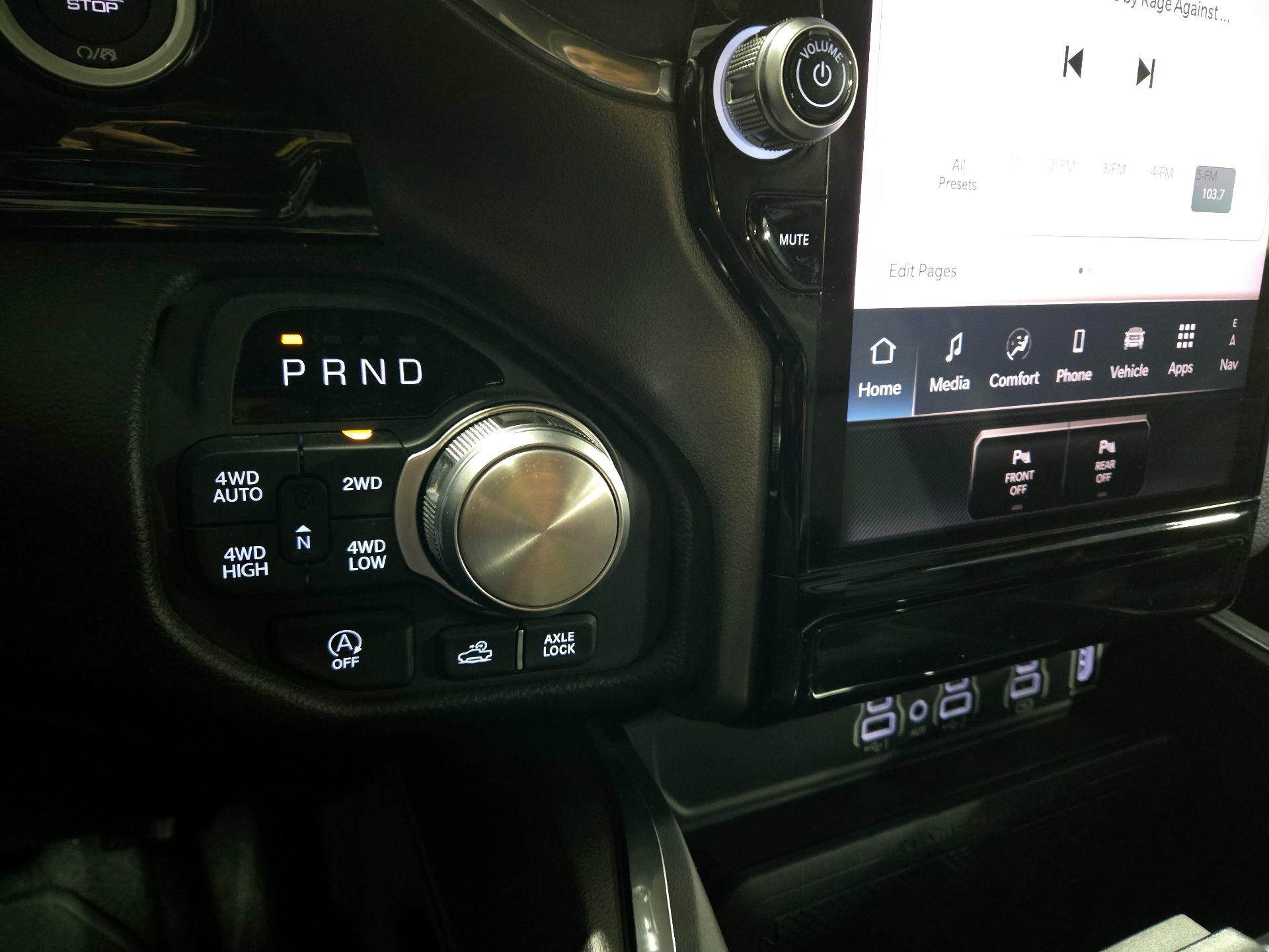 Thumbnail: 2025 RAM 1500 - 18