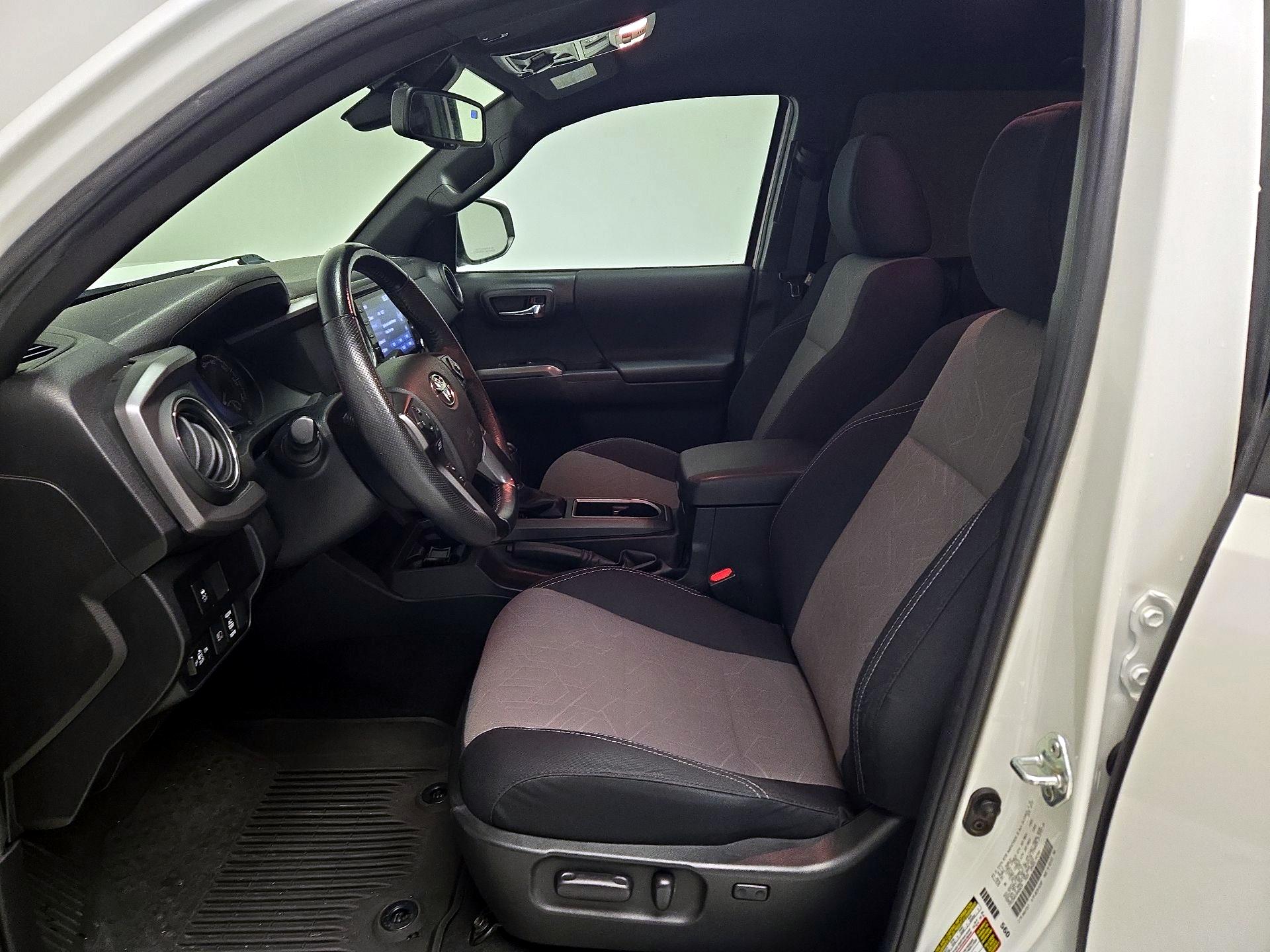 Thumbnail: 2022 Toyota Tacoma - 11