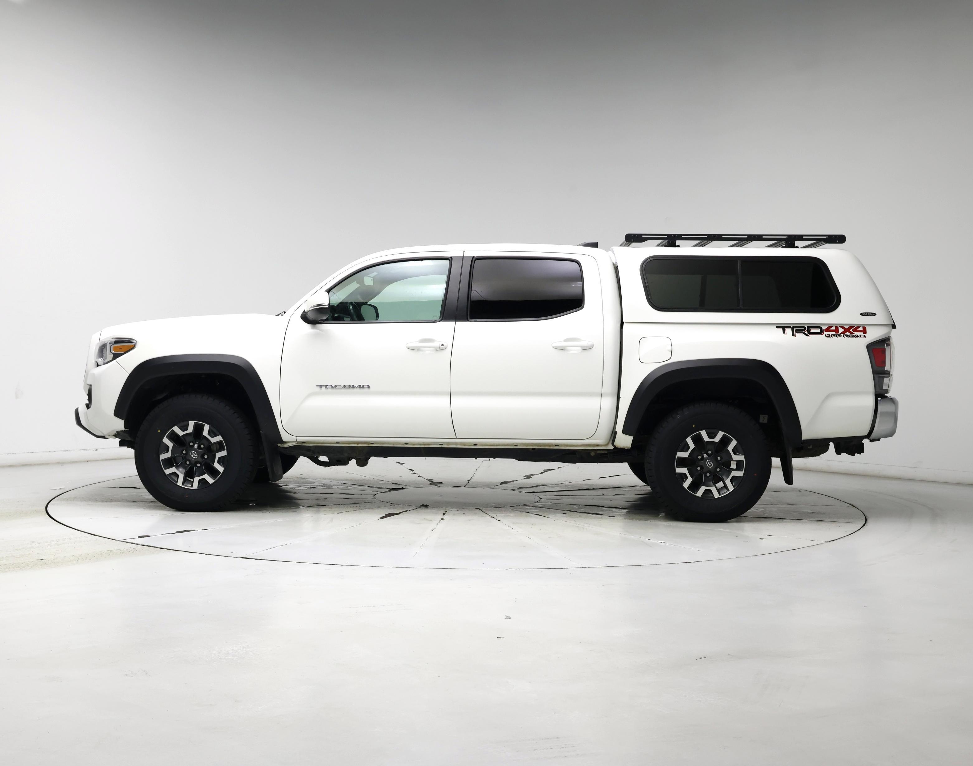 Thumbnail: 2022 Toyota Tacoma - 3