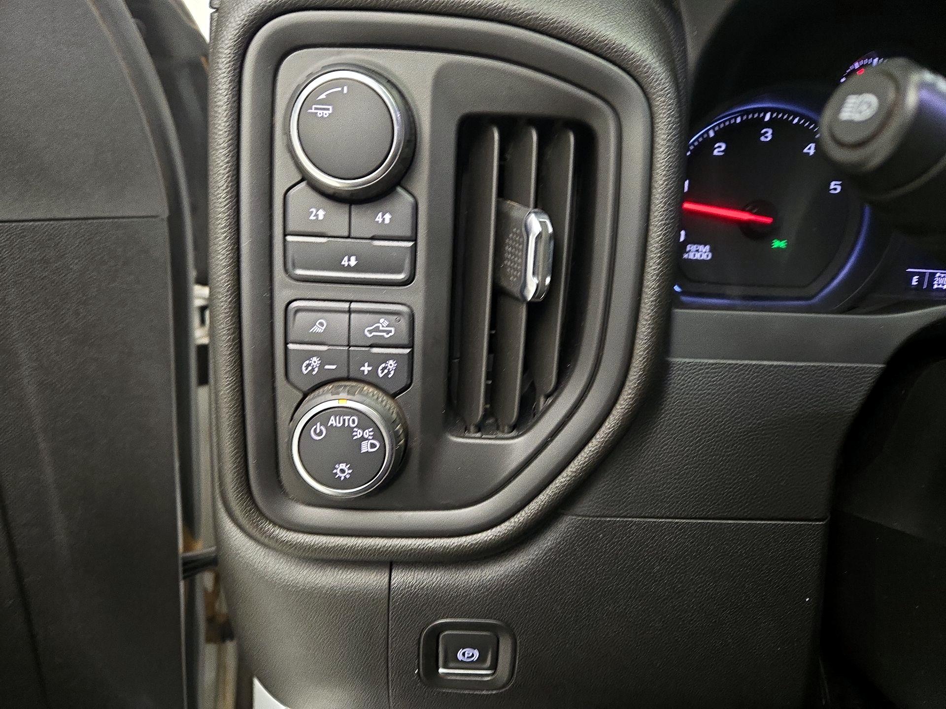 Thumbnail: 2024 Chevrolet Silverado 2500 - 13