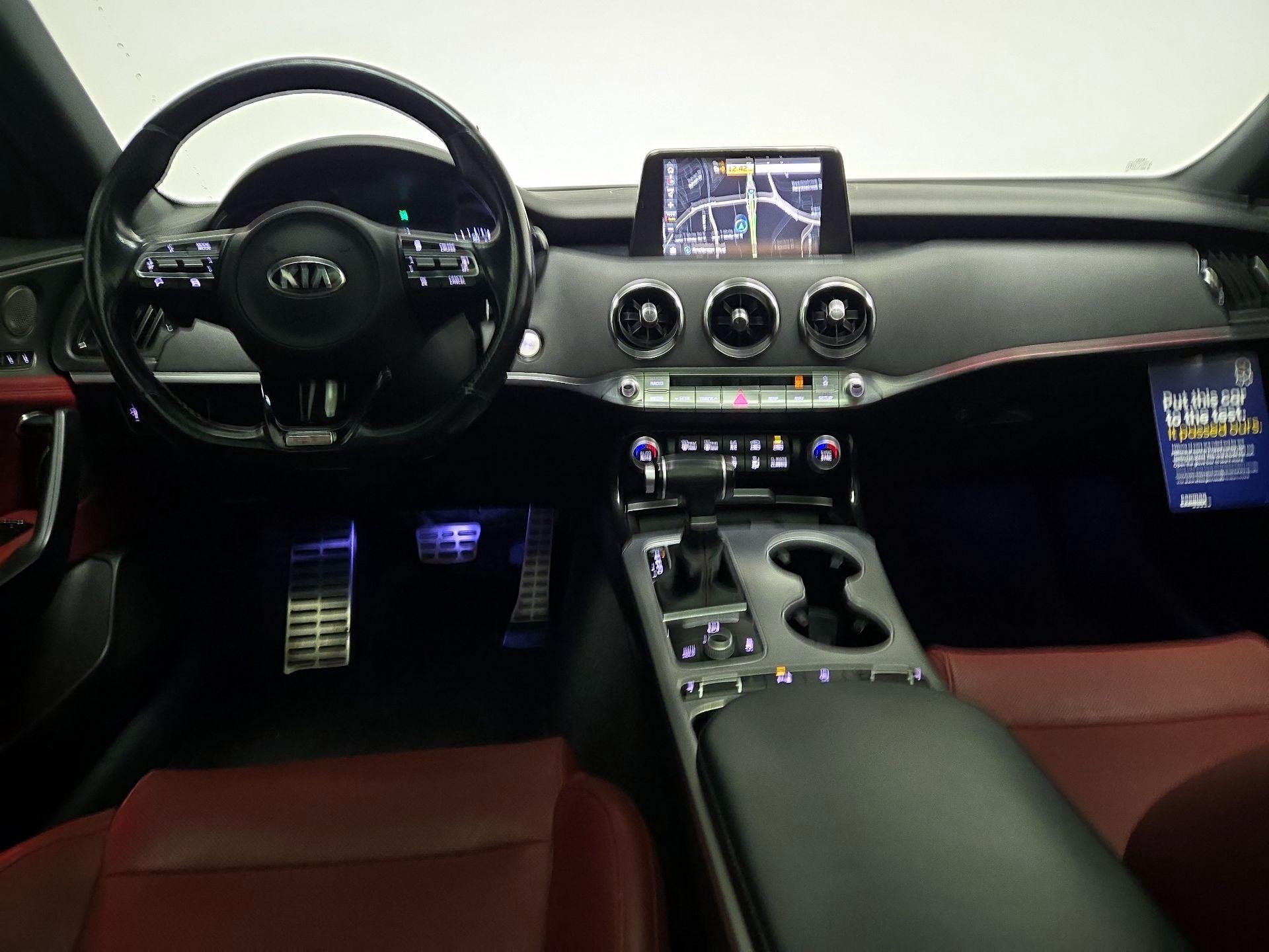 Thumbnail: 2018 Kia Stinger - 9