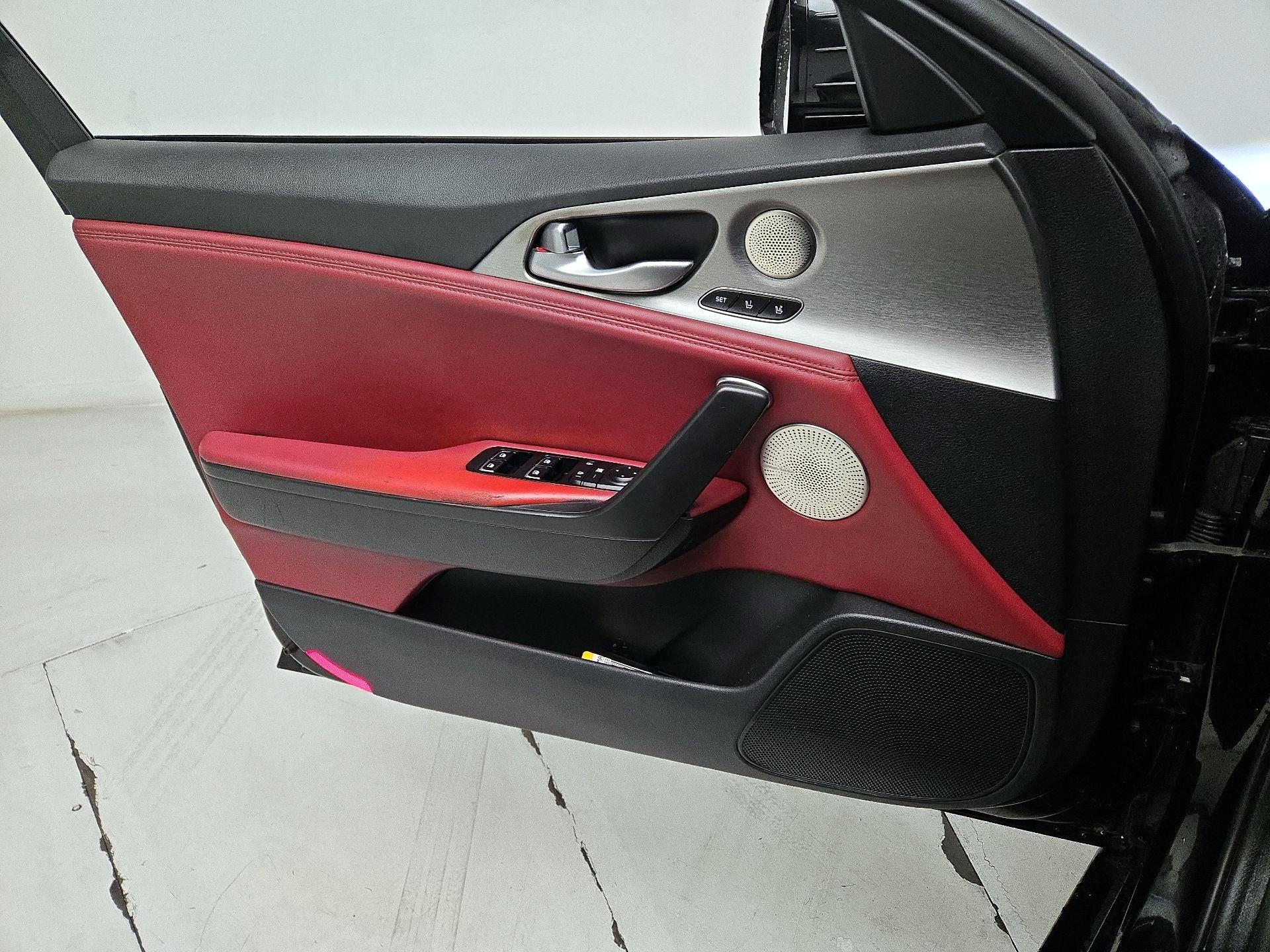 Thumbnail: 2018 Kia Stinger - 12