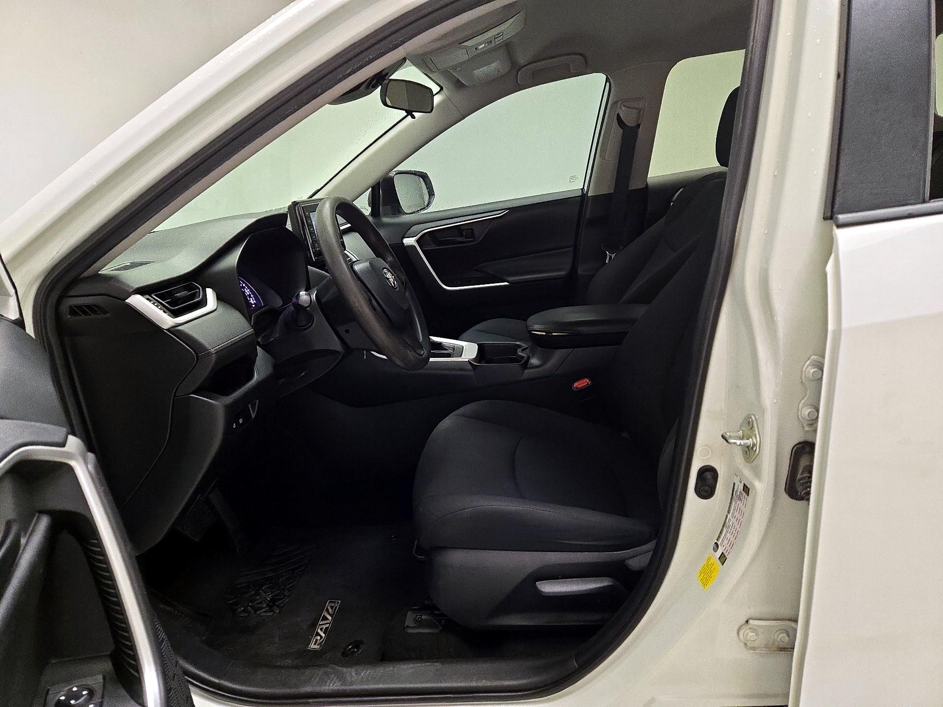 Thumbnail: 2019 Toyota RAV4 - 11