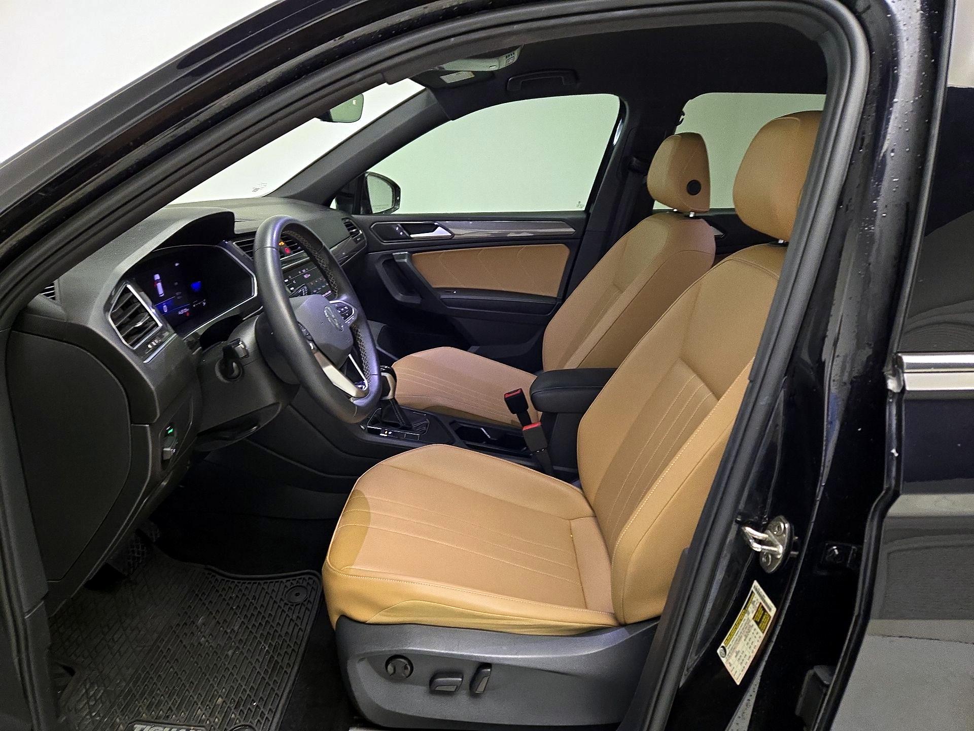 Thumbnail: 2022 Volkswagen Tiguan - 11