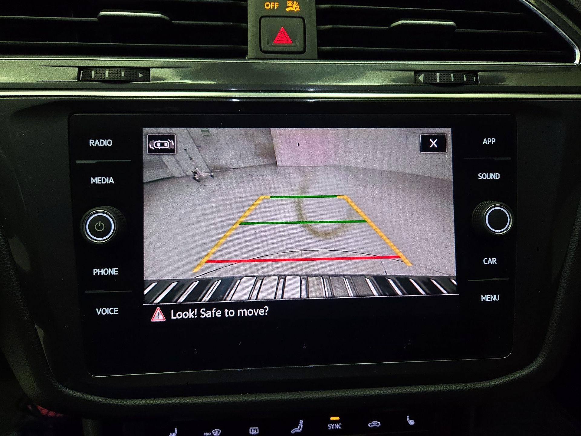 Thumbnail: 2022 Volkswagen Tiguan - 14