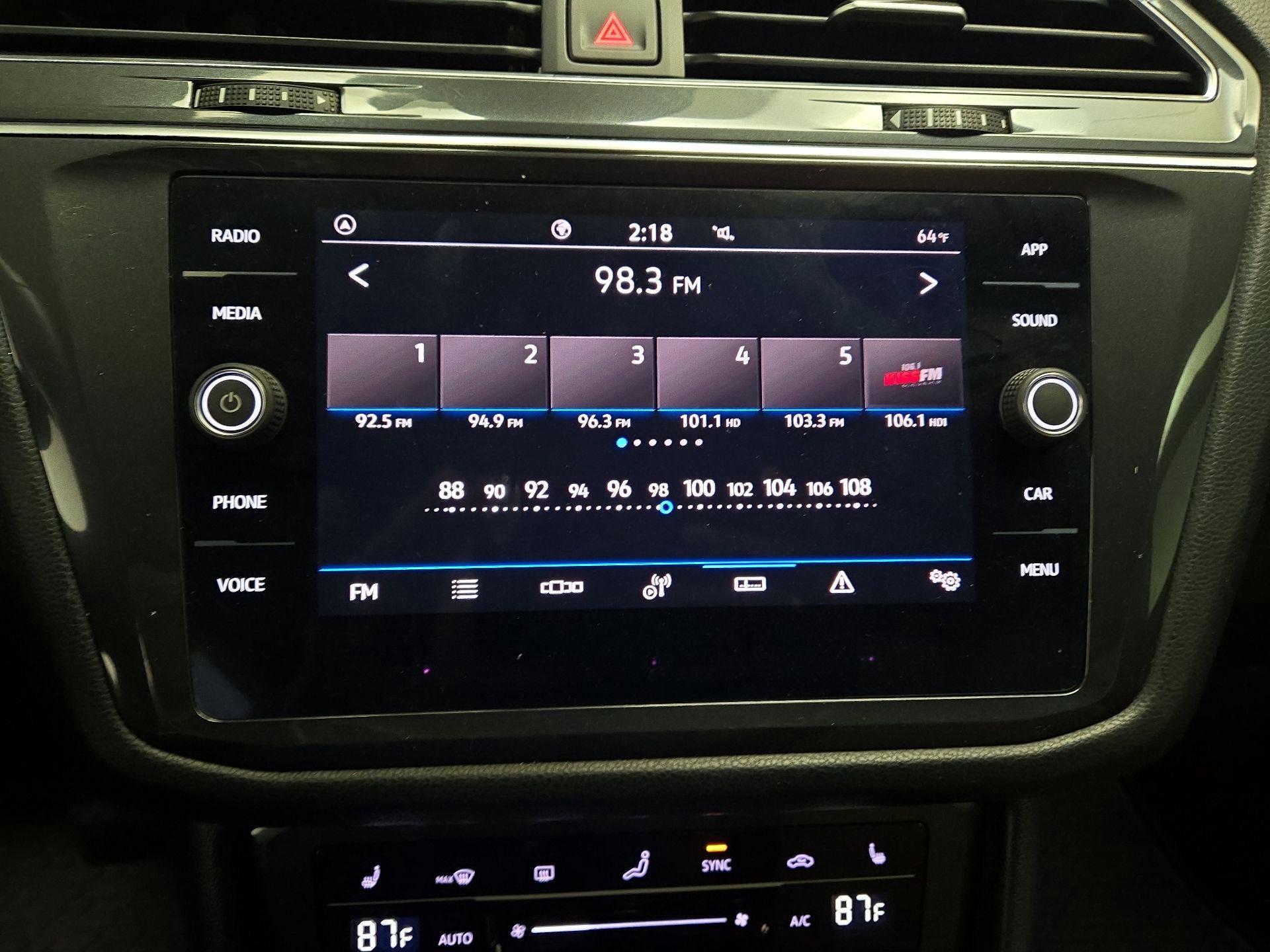 Thumbnail: 2022 Volkswagen Tiguan - 15