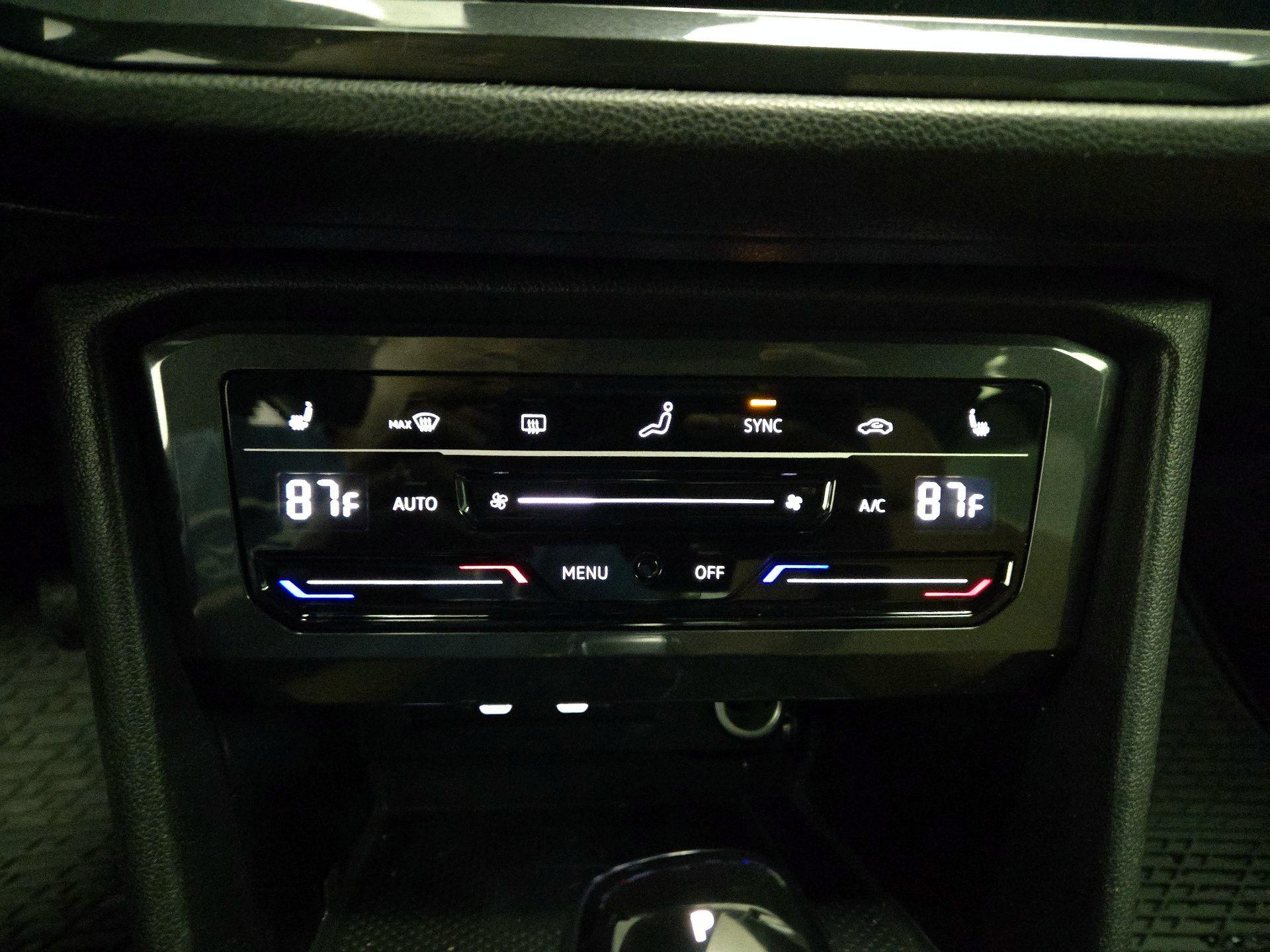 Thumbnail: 2022 Volkswagen Tiguan - 16