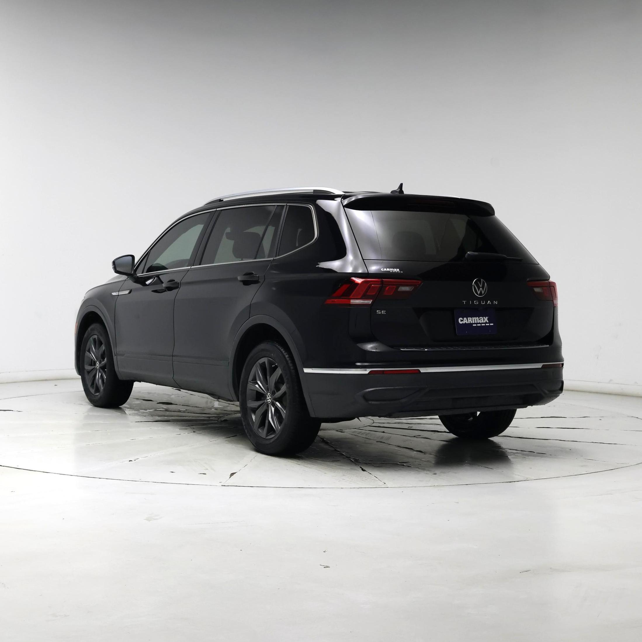 Thumbnail: 2022 Volkswagen Tiguan - 2