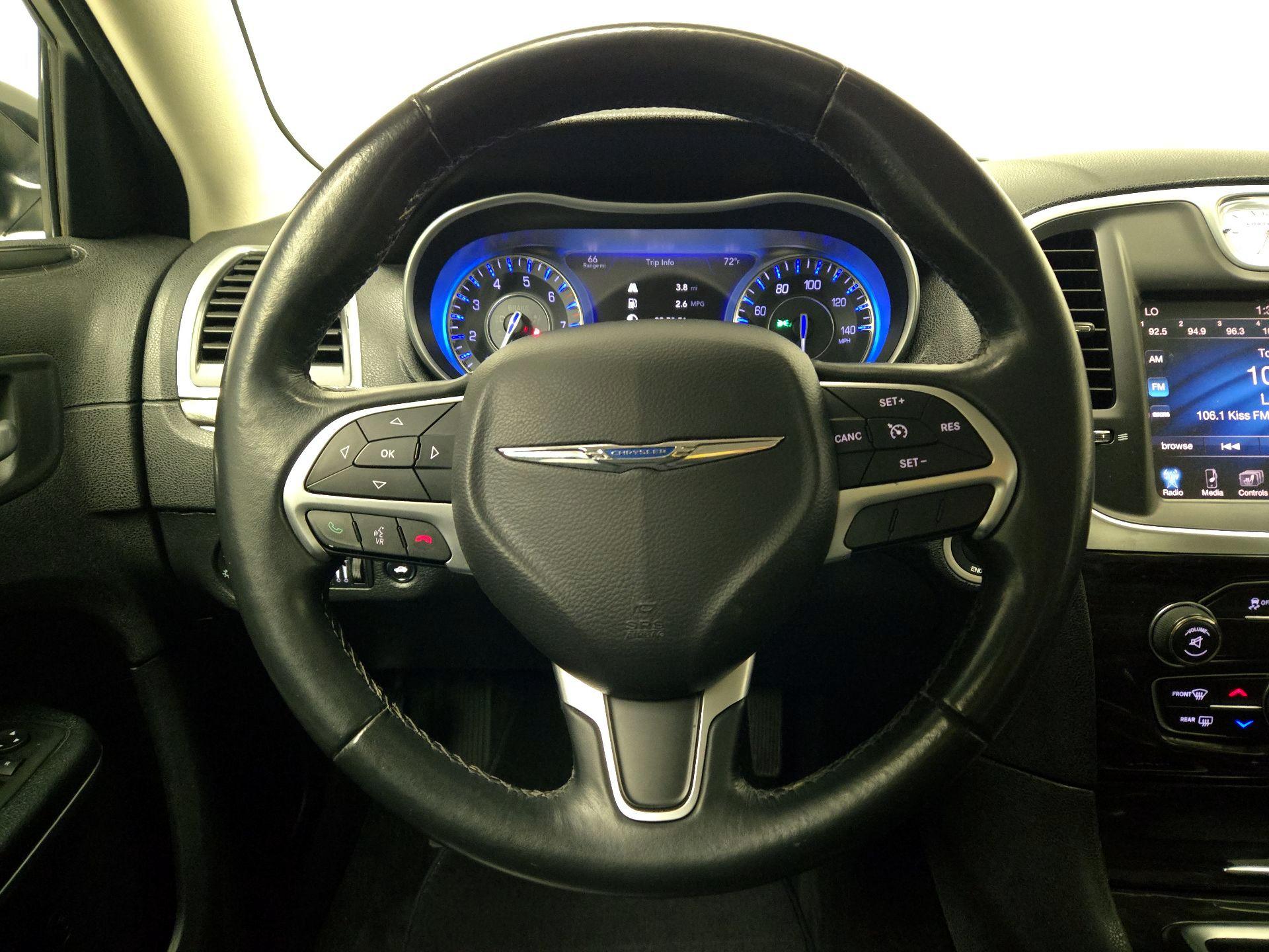 Thumbnail: 2015 Chrysler 300 - 10