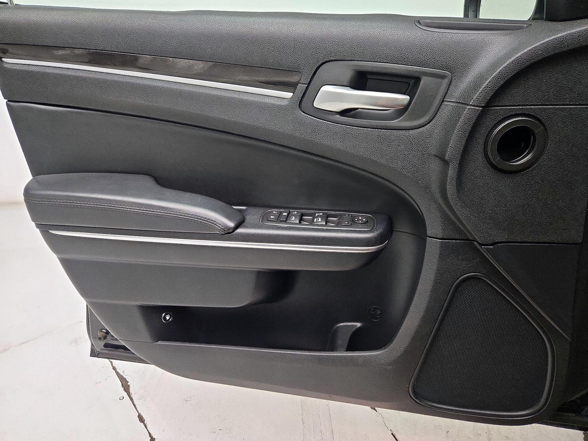 Thumbnail: 2015 Chrysler 300 - 12