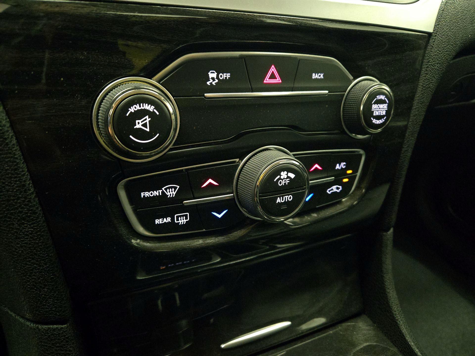 Thumbnail: 2015 Chrysler 300 - 15